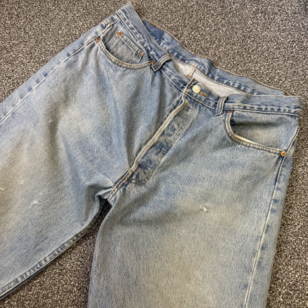 🔥🇺🇸 90s Levis 501 Light Wash Distressed Denim Made in USA