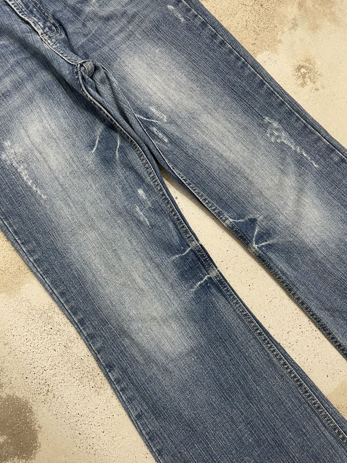 Japanese Brand Sick Flare Embroidery Red Pepper Motive Whisker Distressed Size US 30 / EU 46 - 12 Thumbnail