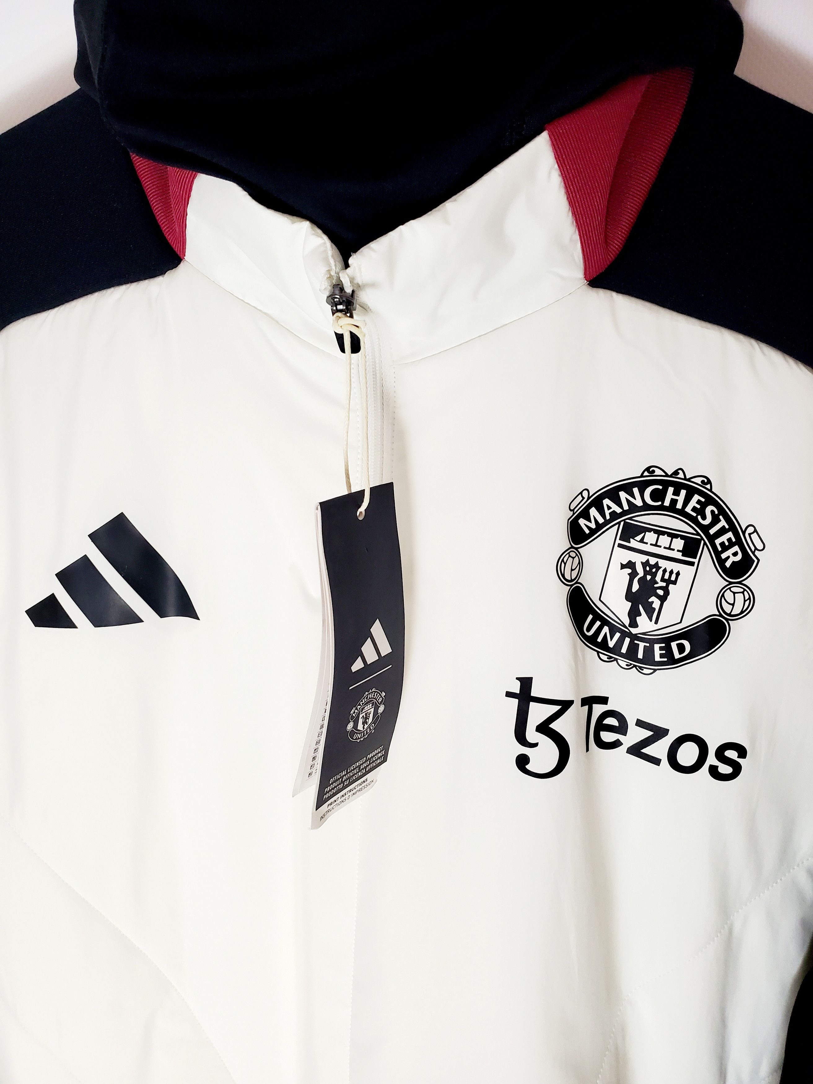 Adidas MANCHESTER UNITED 2024/2025 TOP WITH INTEGRATED BALACLAVA XL Size US XL / EU 56 / 4 - 3 Thumbnail