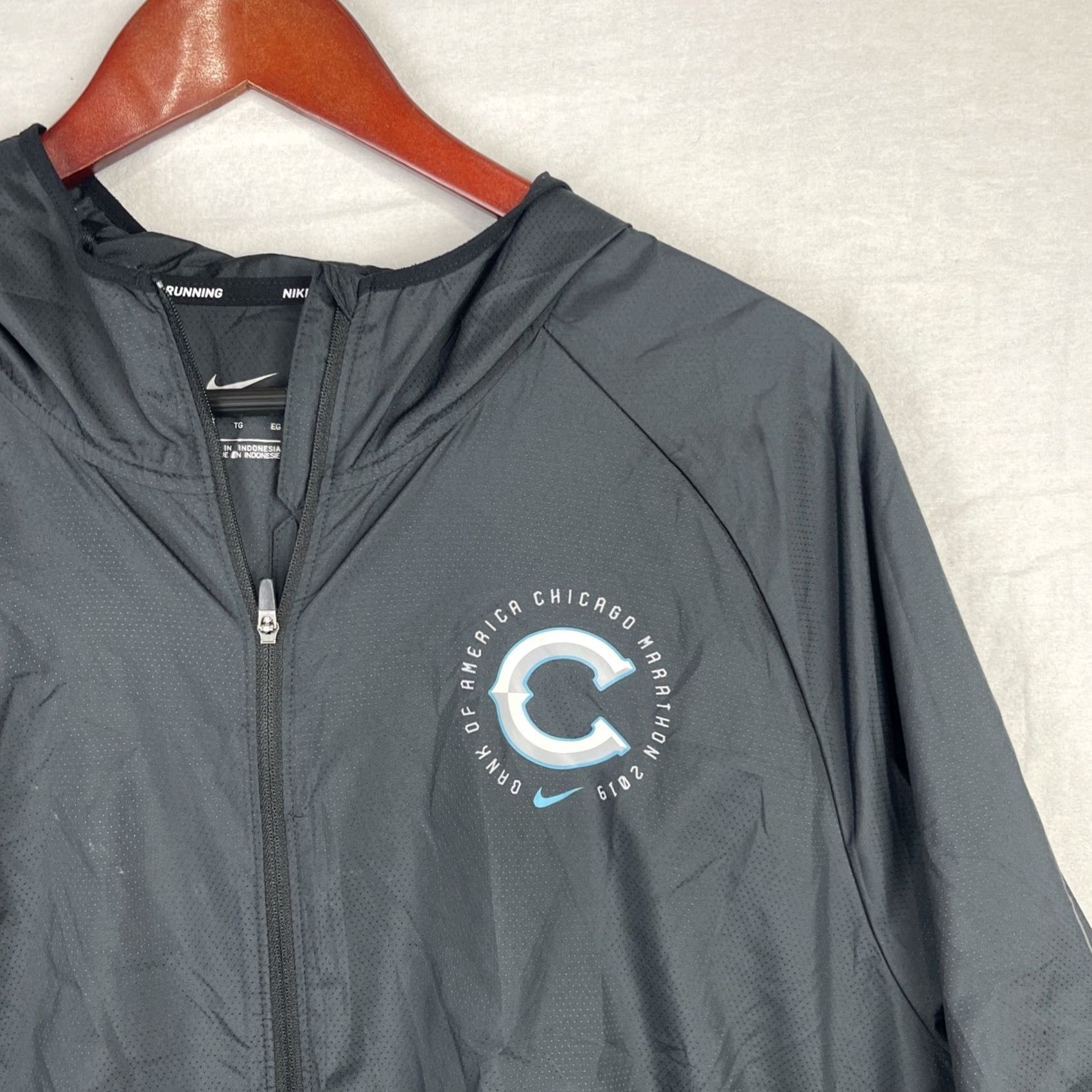 Nike Nike Windrunner Jacket Mens XL Black Chicago Marathon 2019 Hooded Zip Up Windrunner CK0769 Size US XL / EU 56 / 4 - 2 Thumbnail