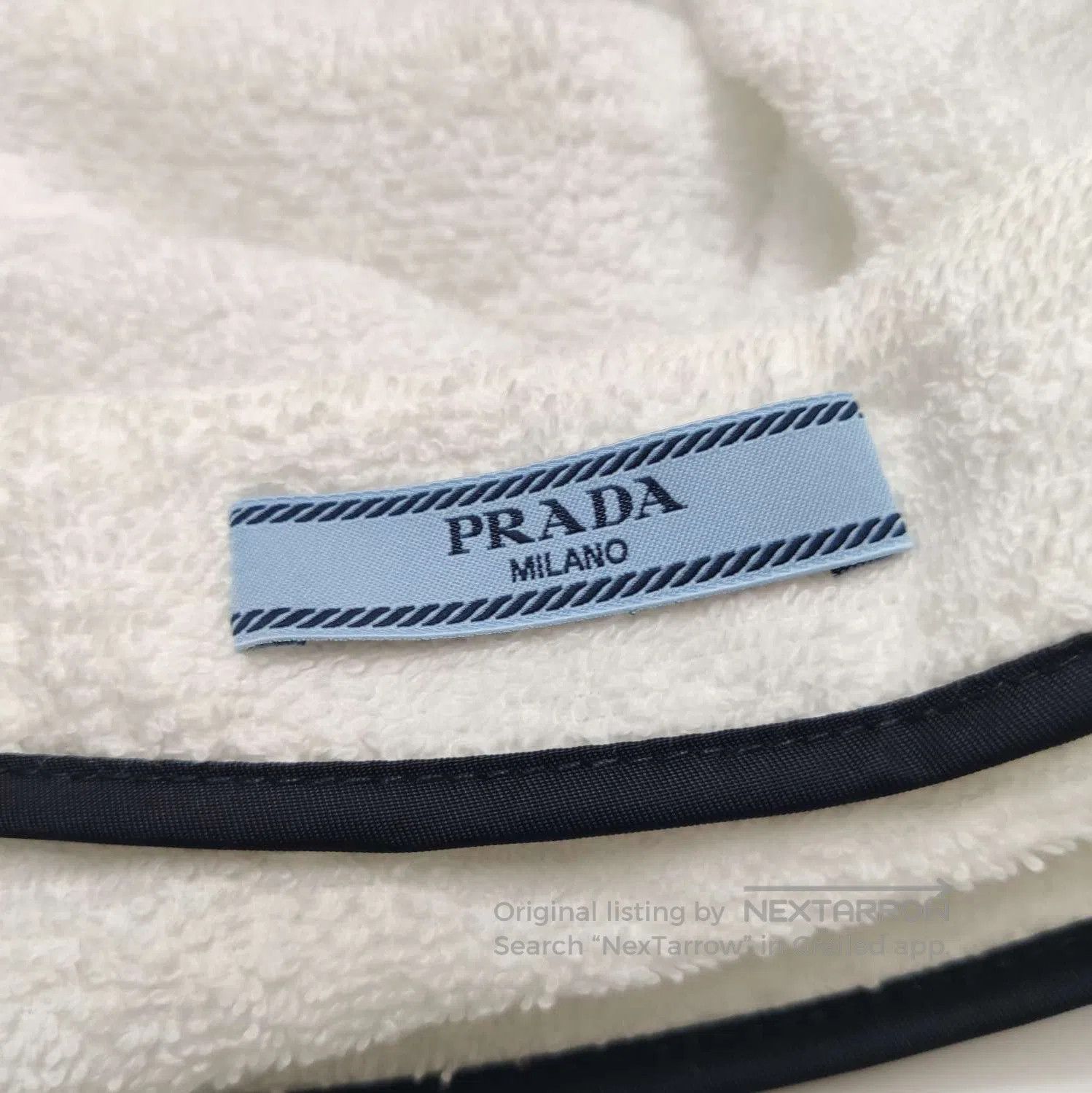 Prada Prada Cotton Triangle Logo Mini Skirt in White . Size 37" - 5 Thumbnail