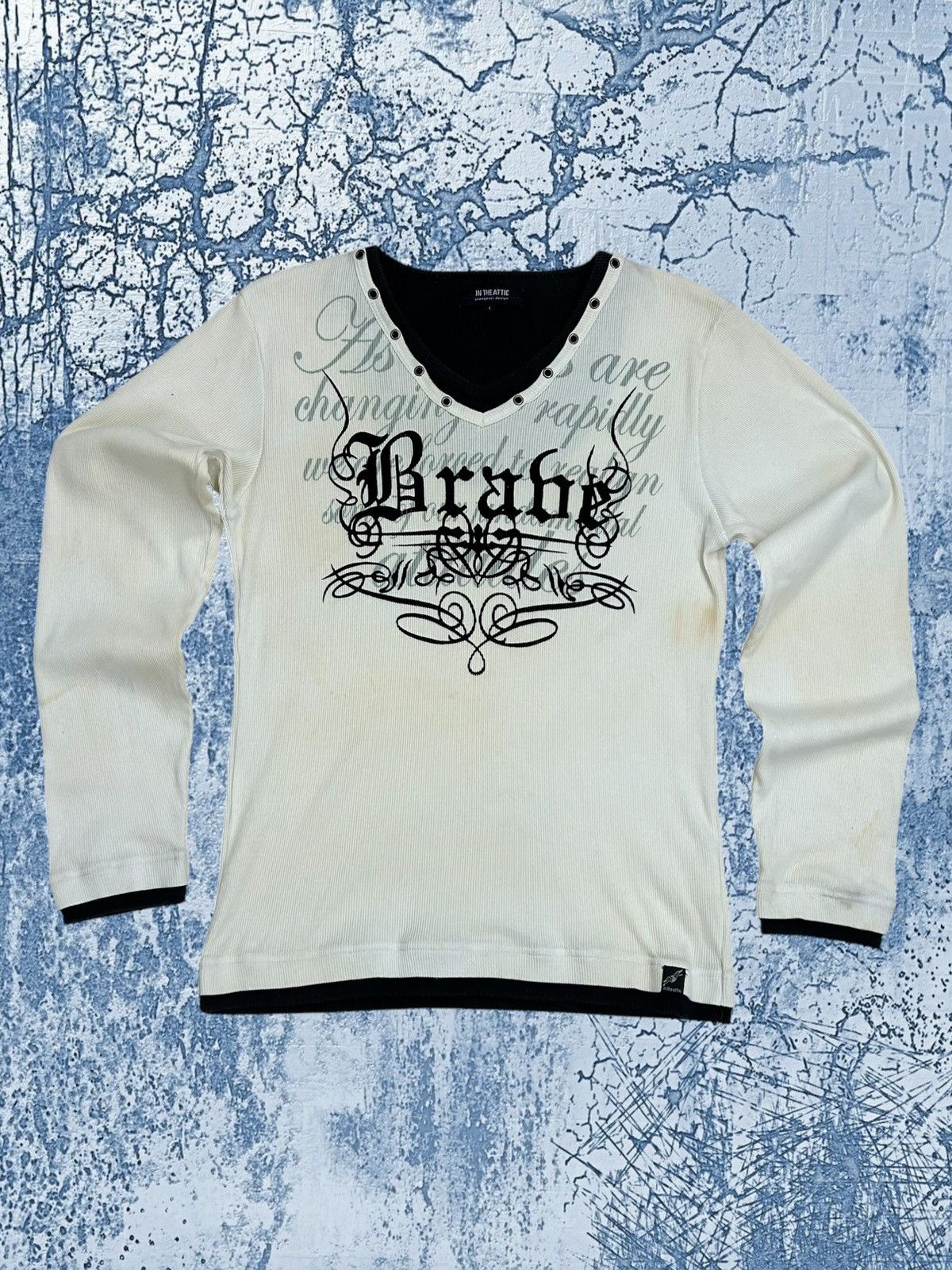 Designer × Japanese Brand ‘Brave’ Gothic Graphic V-Neck Long Sleeve w/ Studded Collar Size US S / EU 44-46 / 1 - 1 Thumbnail