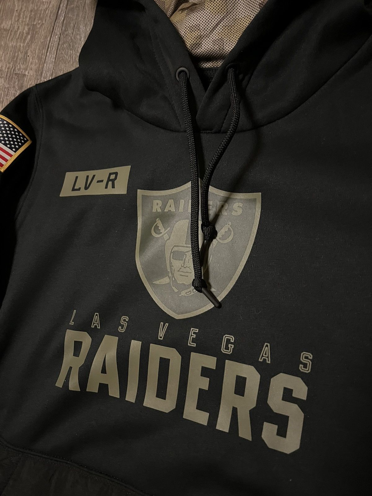 NFL × Nike Nike Raiders NFL Salute To Service Hoodie size Medium Size US M / EU 48-50 / 2 - 2 Thumbnail