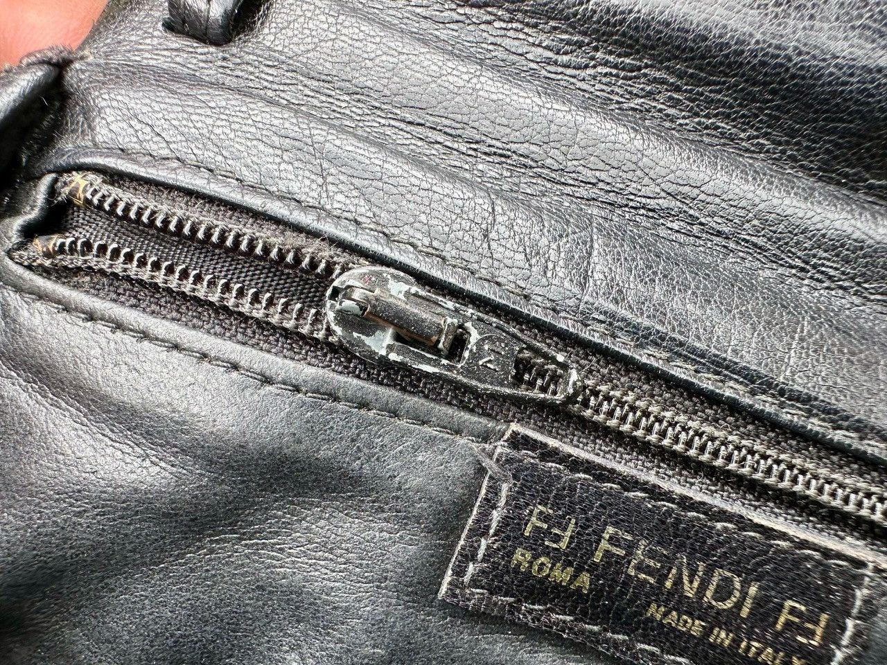 Fendi Authentic Vintage Fendi Black Woven Leather Clutch Bag Size ONE SIZE - 7 Thumbnail