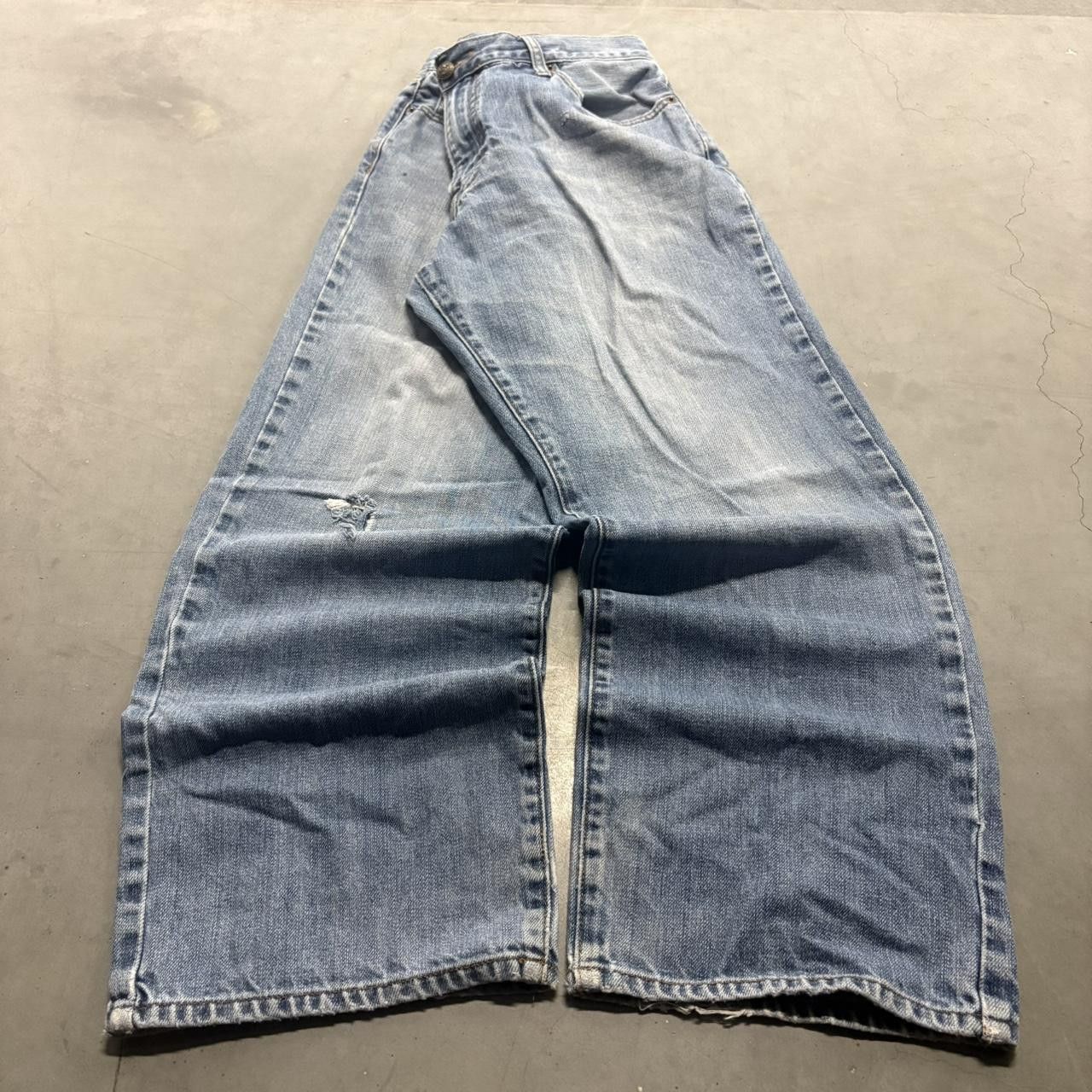Vintage Crazy Vintage Y2K/2000s Baggy Wideleg Faded Skater Style Medium Wash Denim Jeans! Size US 36 / EU 52 - 3 Thumbnail