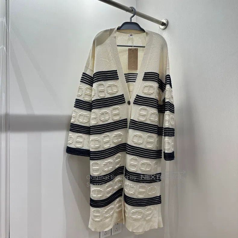 Hermes Hermes All-Over Pig Nose Long Cashmere Cardigan Size XS / US 0-2 / IT 36-38 - 1 Thumbnail