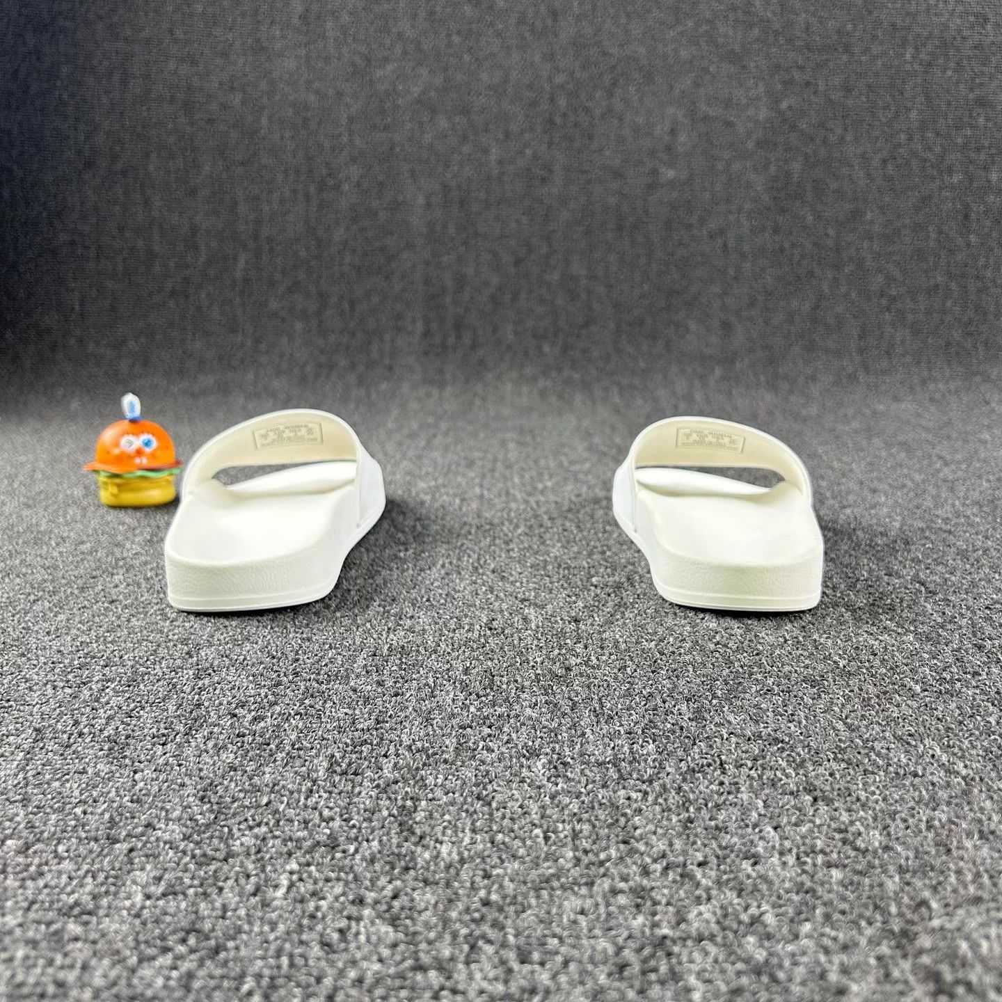 Balenciaga Balenciaga White Women's Minimalist Summer Sandals 35 Size US 4.5 / IT 34.5 - 5 Thumbnail