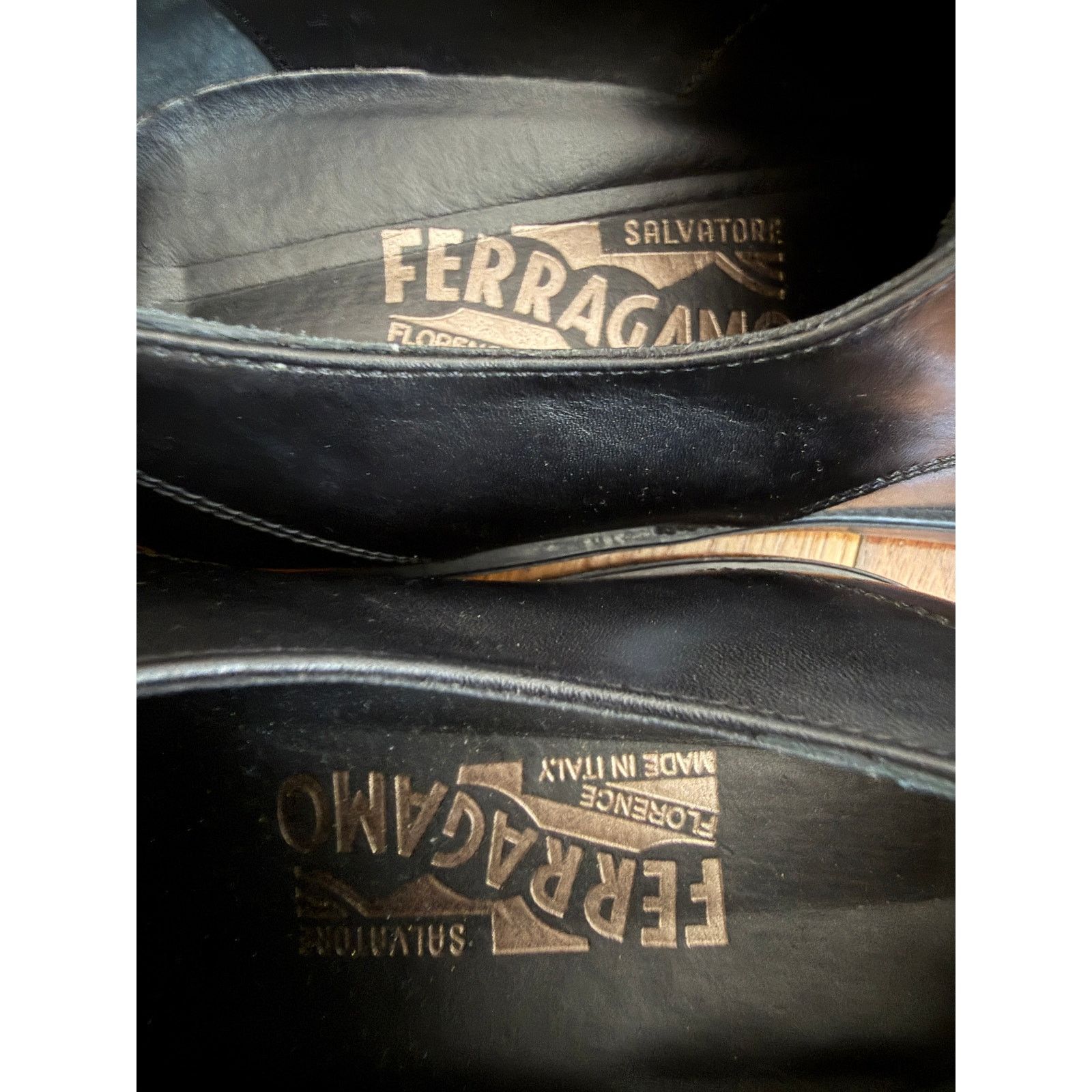 Salvatore Ferragamo Salvatore Ferragamo Like New Men's Black Leather Oxford Size US 7 / EU 40 - 7 Thumbnail