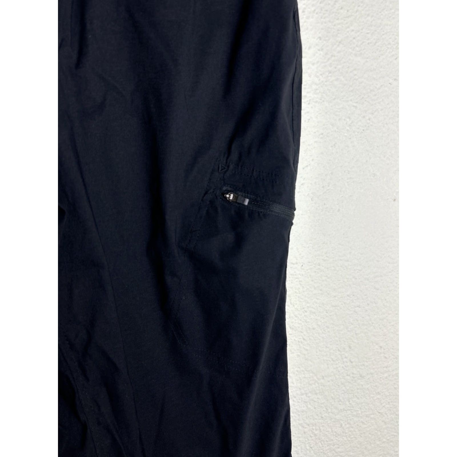Eddie Bauer VINTAGE Eddie Bauer Women’s Cargo Capri Pants Black 32x20 Nylon 12 Women Capri Pants Mens Womens Girls Size 34" / US 12 / IT 48 - 4 Thumbnail
