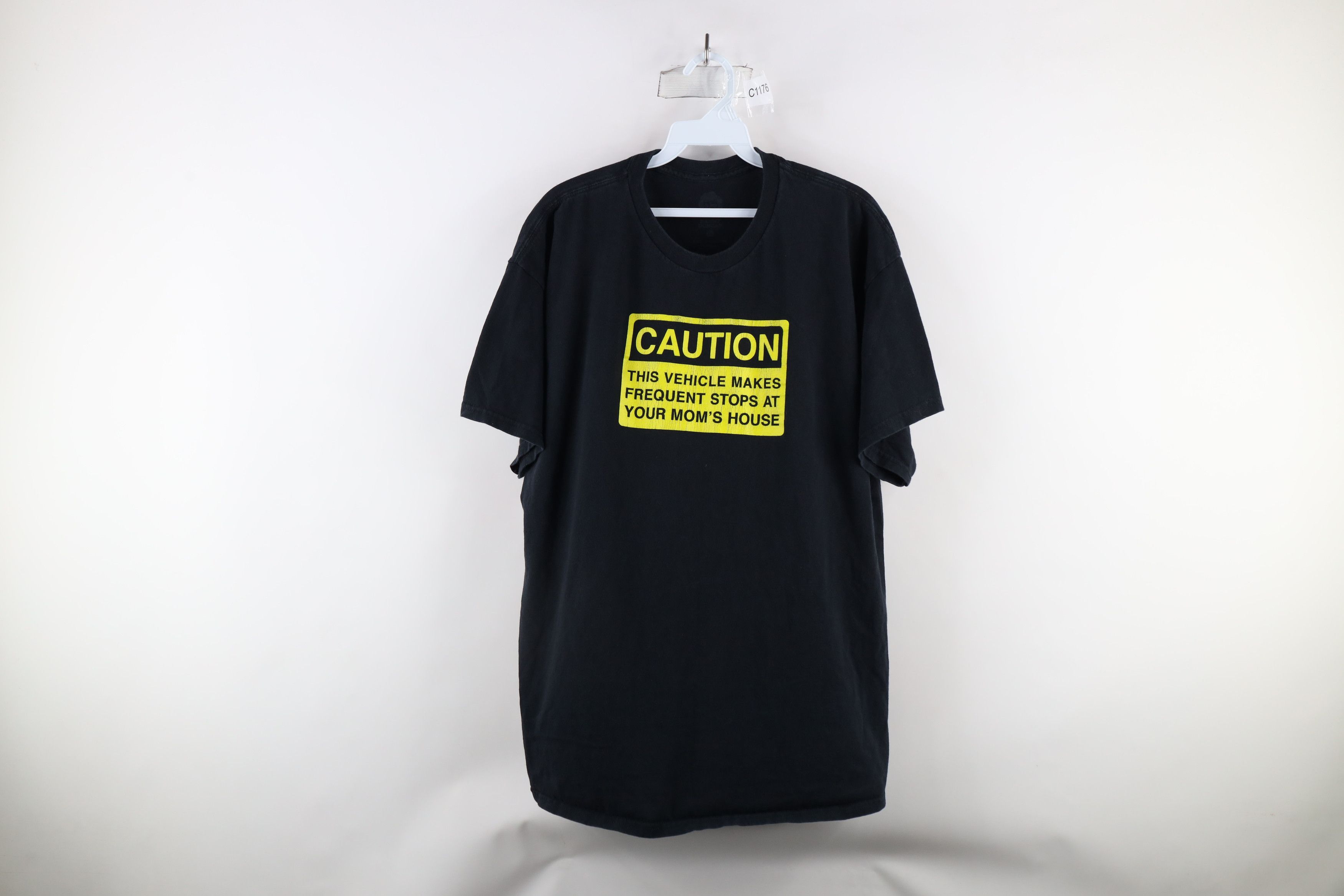 Vintage Vintage Vehicle Makes Stops At Your Moms House T-Shirt Black Size US XL / EU 56 / 4 - 1 Thumbnail