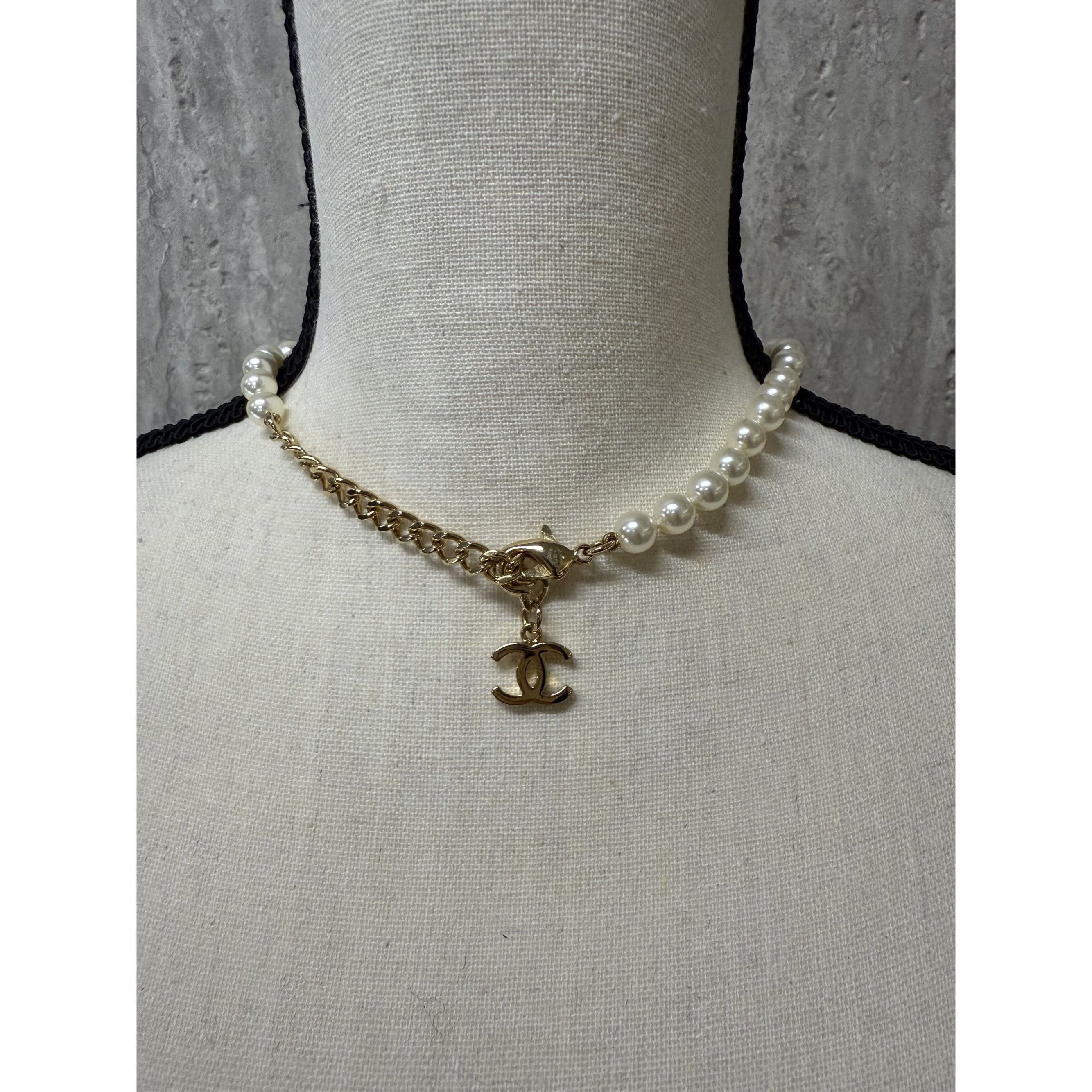 Chanel Chanel Gold-Tone Pearl Necklace With CC Logo Pendant & Adjus Size ONE SIZE - 4 Thumbnail
