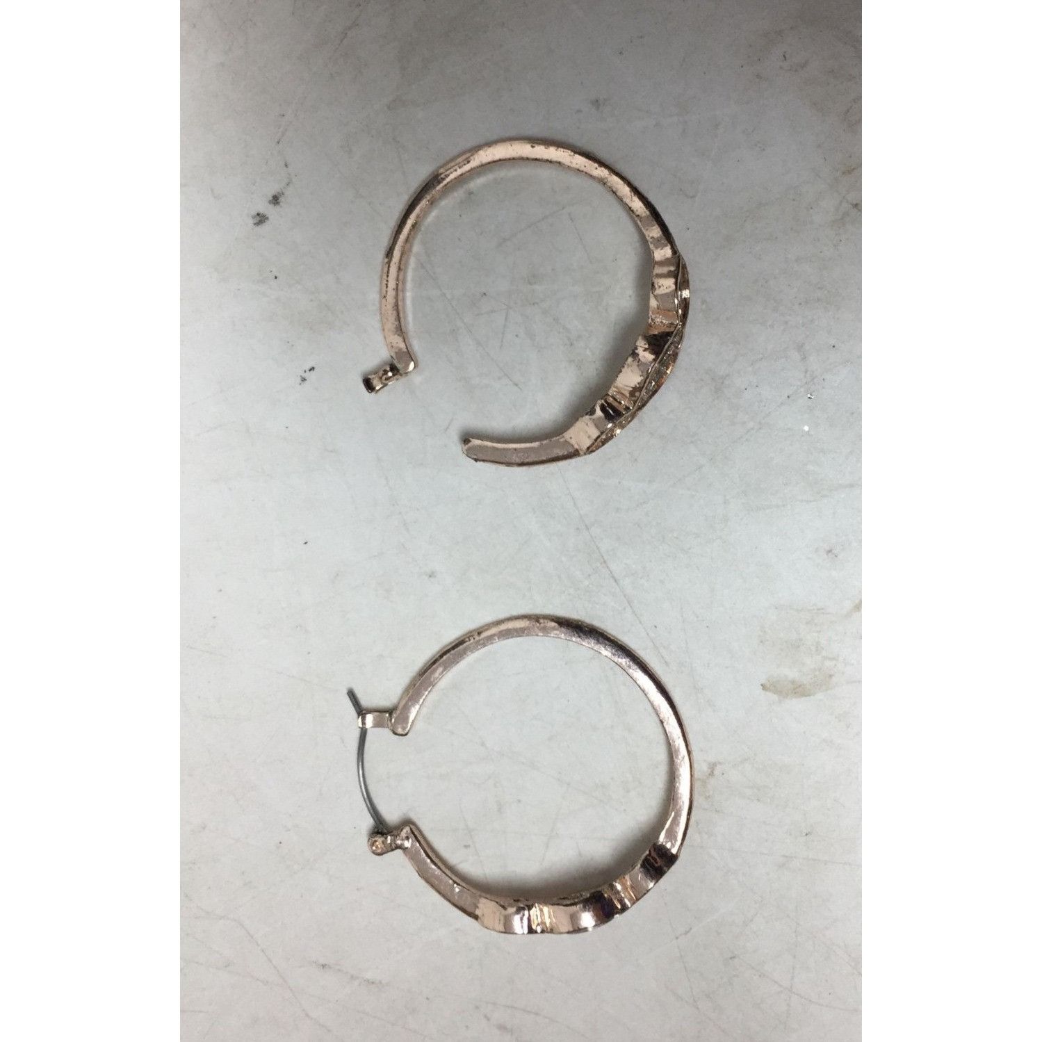 Other Women's Beautiful Rose Gold Hoop Earrings Size ONE SIZE - 5 Thumbnail