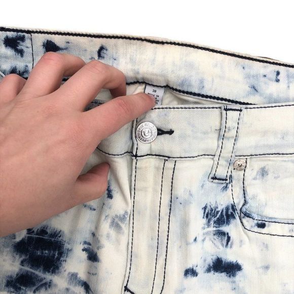 True Religion EXTREMELY RARE MISSPRINTED True Religion Jeans Size 38 Upsid Size US 38 / EU 54 - 12 Thumbnail