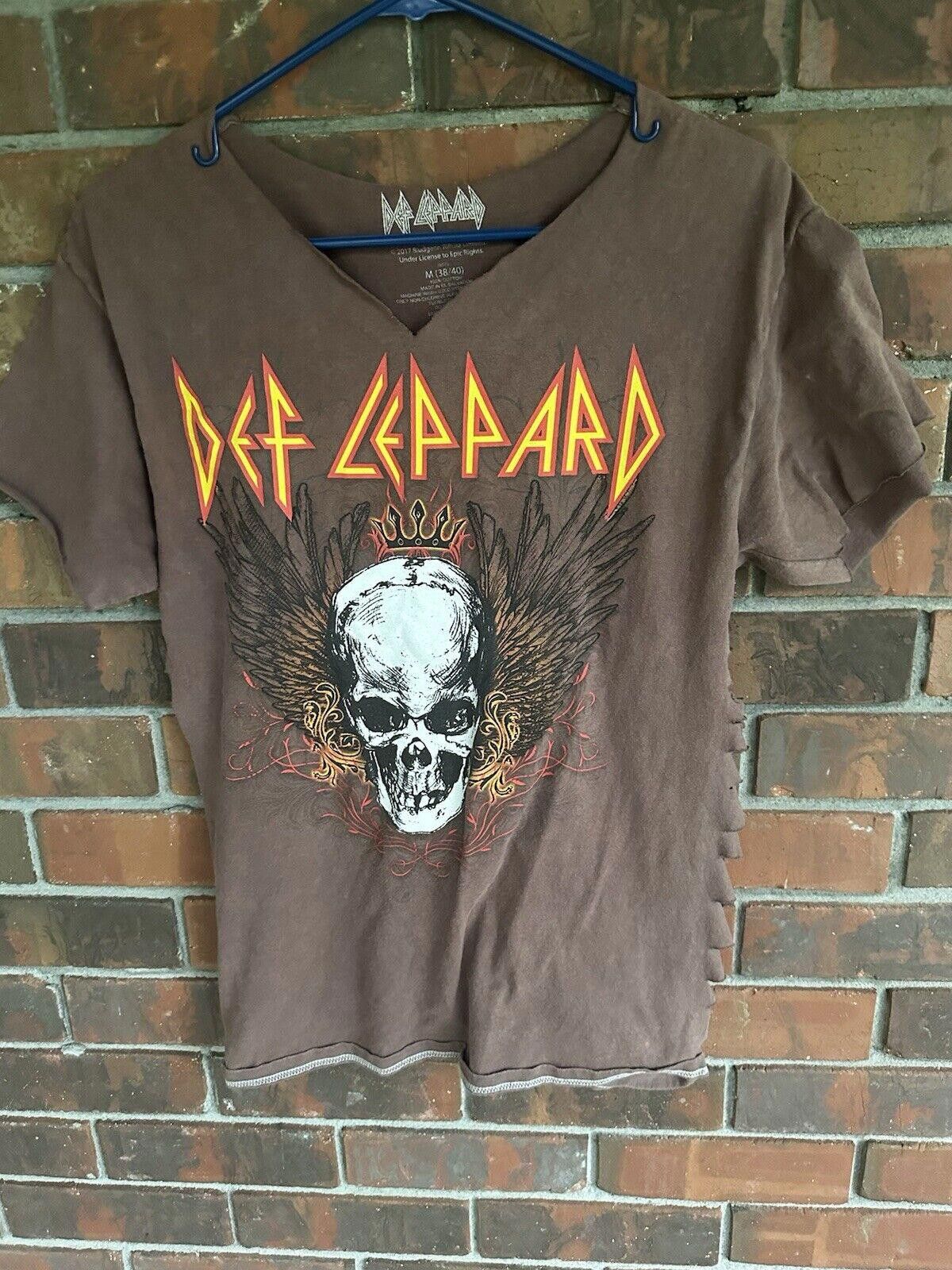 Designer def leppard shirt Size Medium Women's Upcycled Size M / US 6-8 / IT 42-44 - 1 Thumbnail