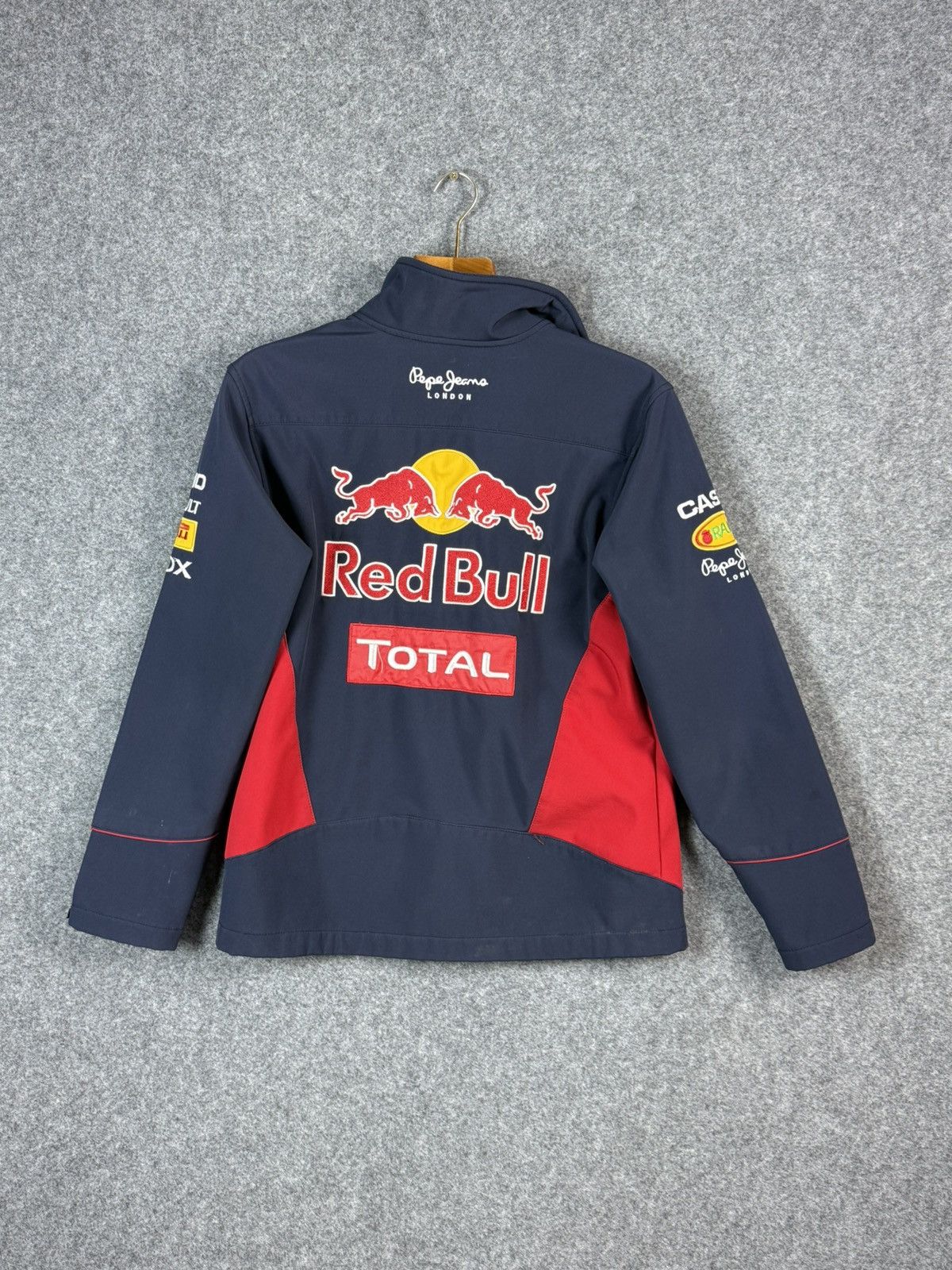 Red Bull Vintage Red Bull Racing Pepe Jeans Infinity Soft shell jacke Size US L / EU 52-54 / 3 - 12 Thumbnail