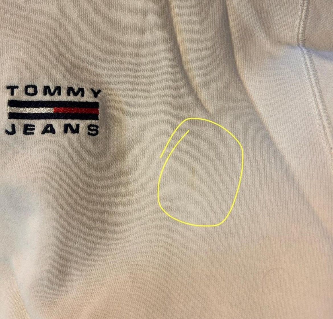 Tommy Hilfiger Y2K Tommy Hilfiger Jeans Tag Embroidered White Crewneck Size US L / EU 52-54 / 3 - 5 Thumbnail