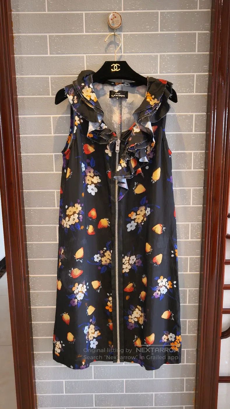 Comme des Garcons Comme Des Garcons Strawberry dress Size M / US 6-8 / IT 42-44 - 1 Thumbnail