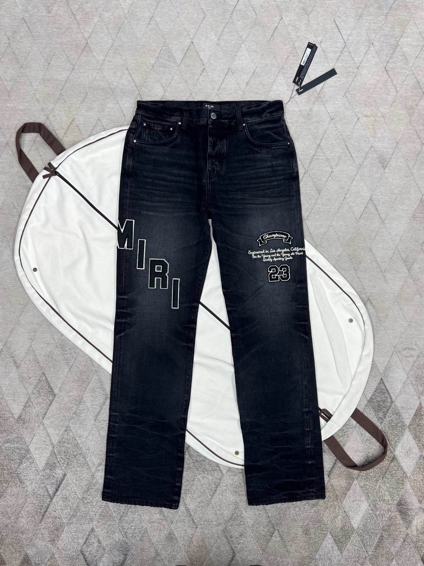 Amiri AMIRI Logo Applique Straight Jeans Size 32 Size US 32 / EU 48 - 1 Thumbnail