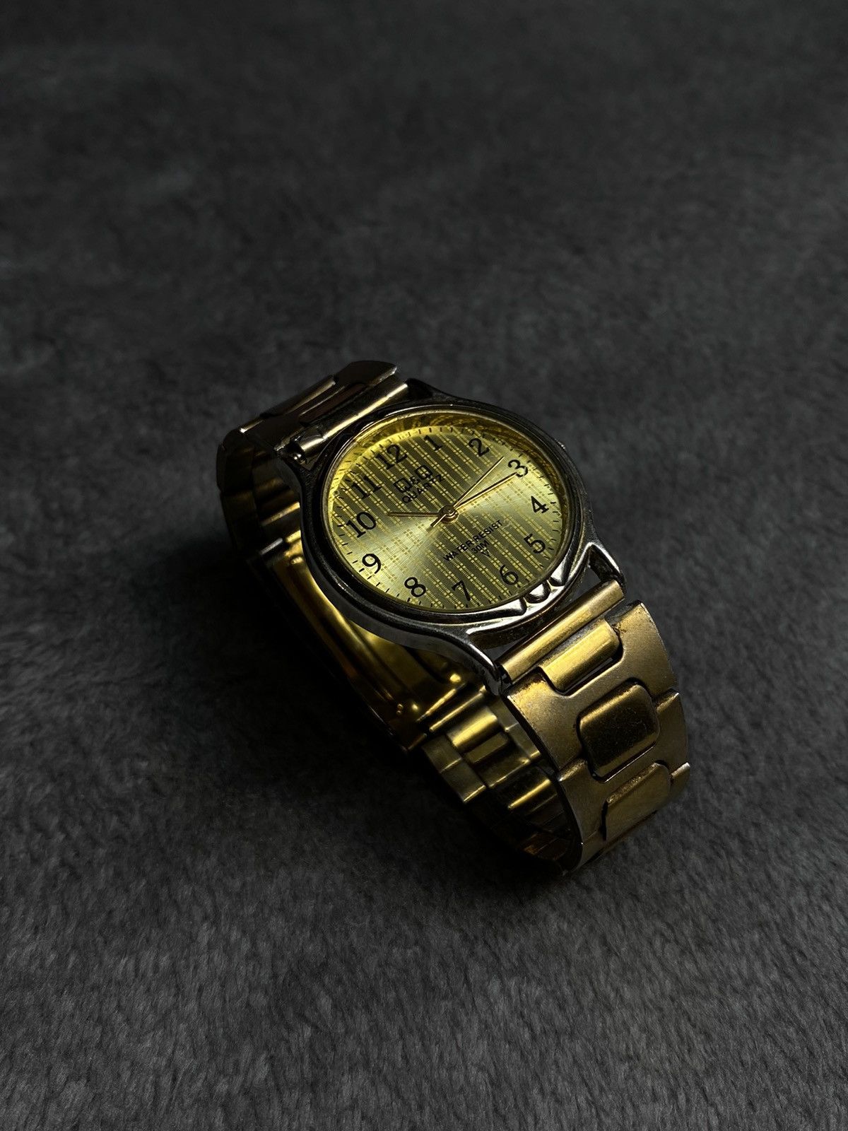 Vintage Futuristic Vintage Japanese Style Q&Q Quartz Watch Work 100% Size ONE SIZE - 1 Thumbnail