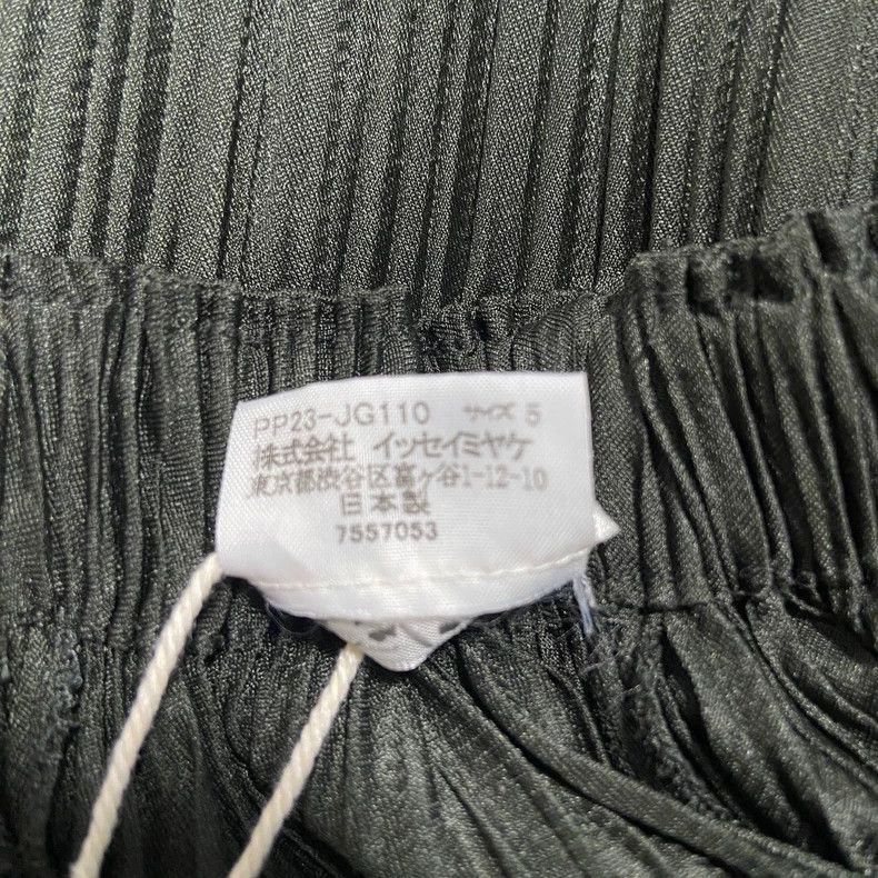 Issey Miyake Issey Miyake size:5 Black pleated skirt Size 31" - 4 Thumbnail