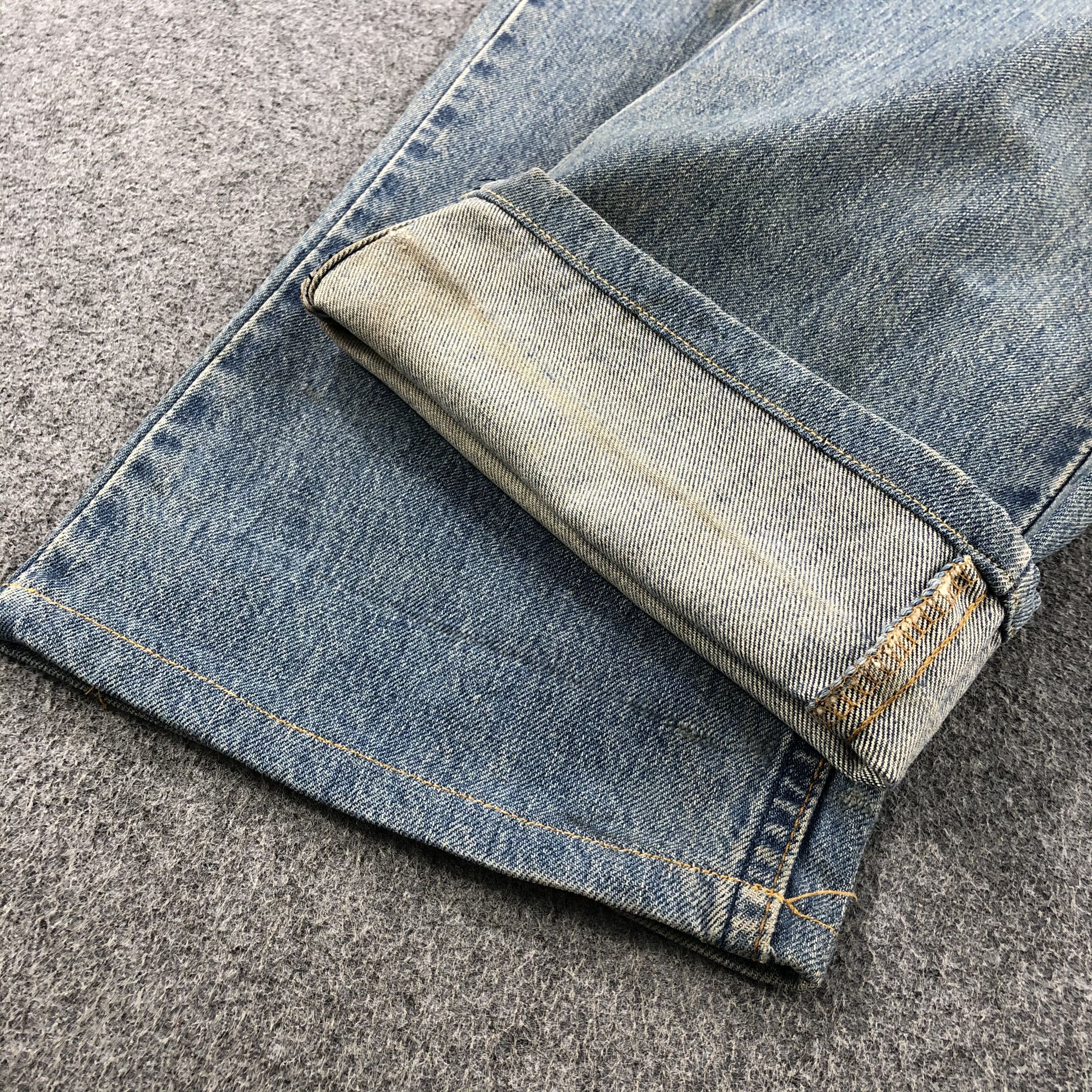 Levi's 90s Vintage Light Wash Levis 519 Jeans-JM1916 Size US 33 - 7 Thumbnail