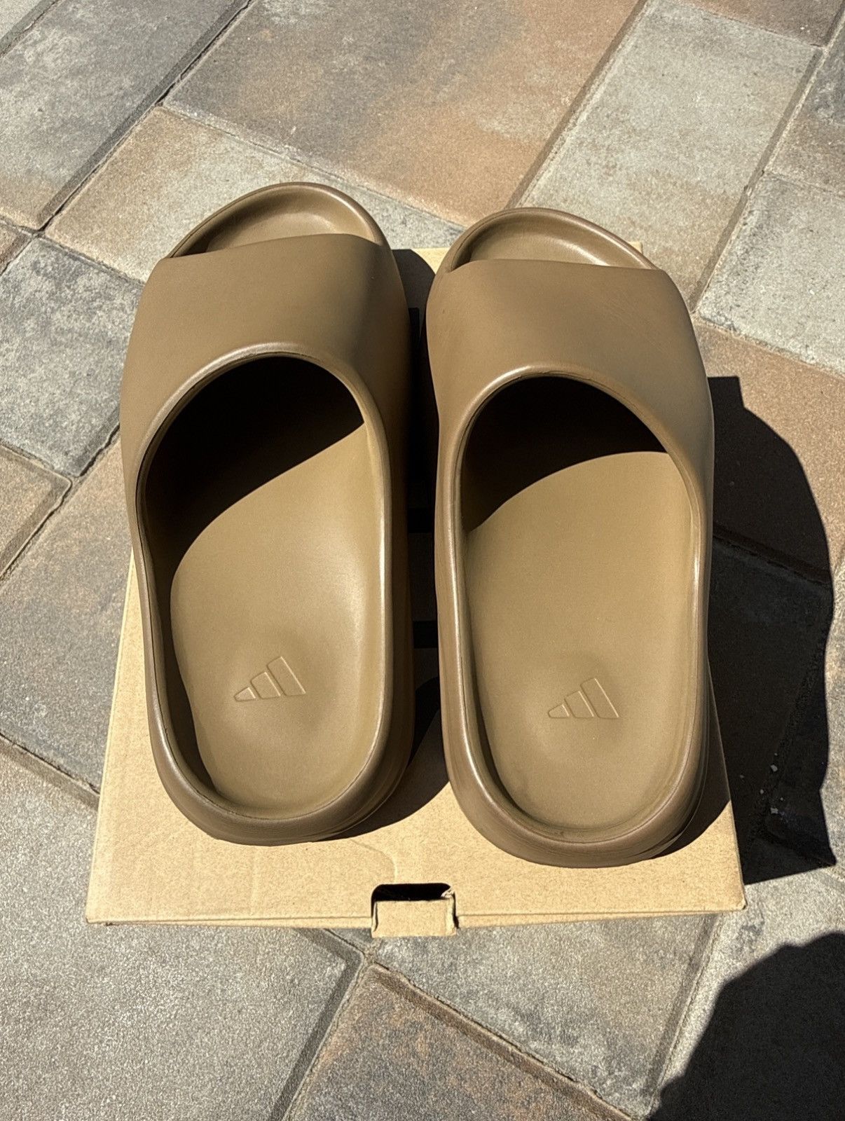Yeezy Earth Brown Yeezy Slides Size 9 Size US 9 / EU 42 - 1 Thumbnail