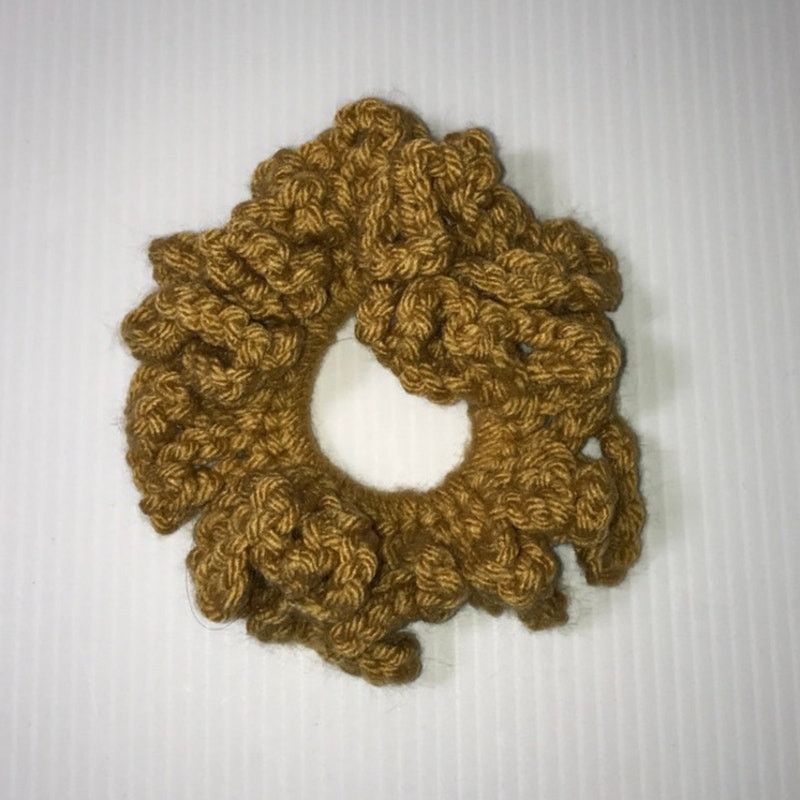 Handmade NWT Gold Handmade Crocheted Hair Scrunchie Size ONE SIZE - 1 Thumbnail