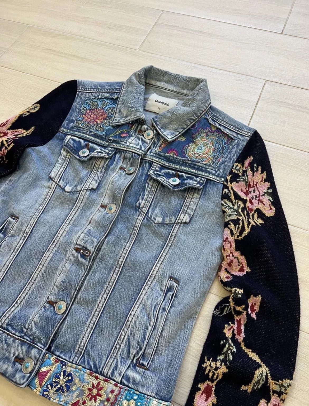 Desigual × Vintage Desigual VTG women's denim jacket with button patterns Size S / US 4 / IT 40 - 2 Thumbnail