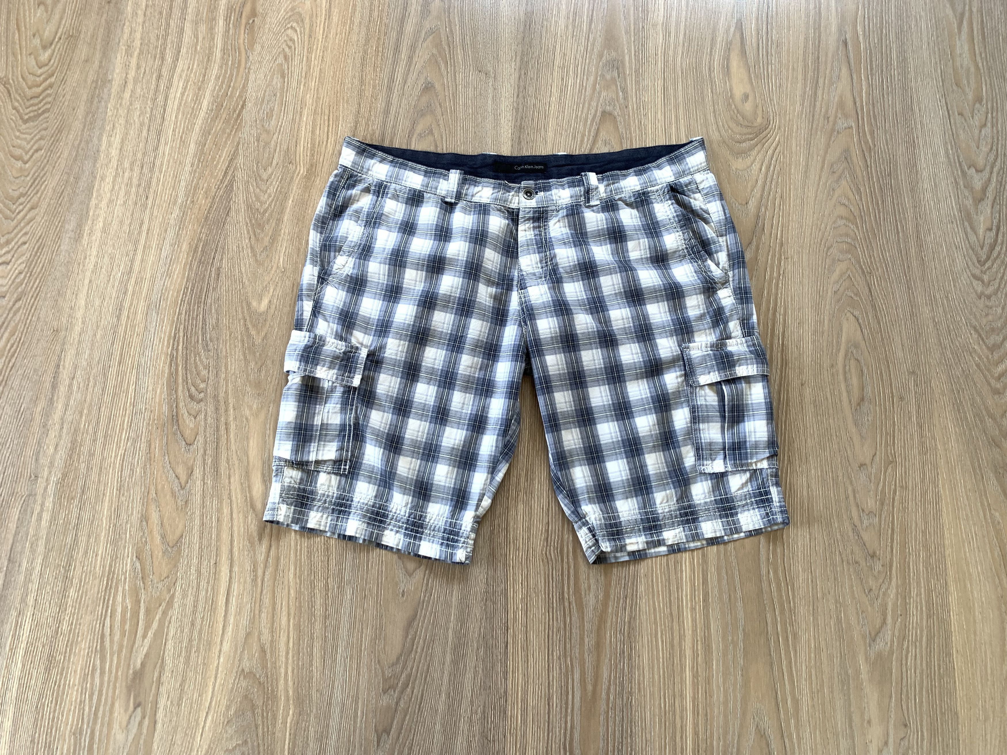 Calvin Klein Vintage Calvin Klein Regular Checked Cargo Shorts Size US 40 / EU 56 - 1 Thumbnail