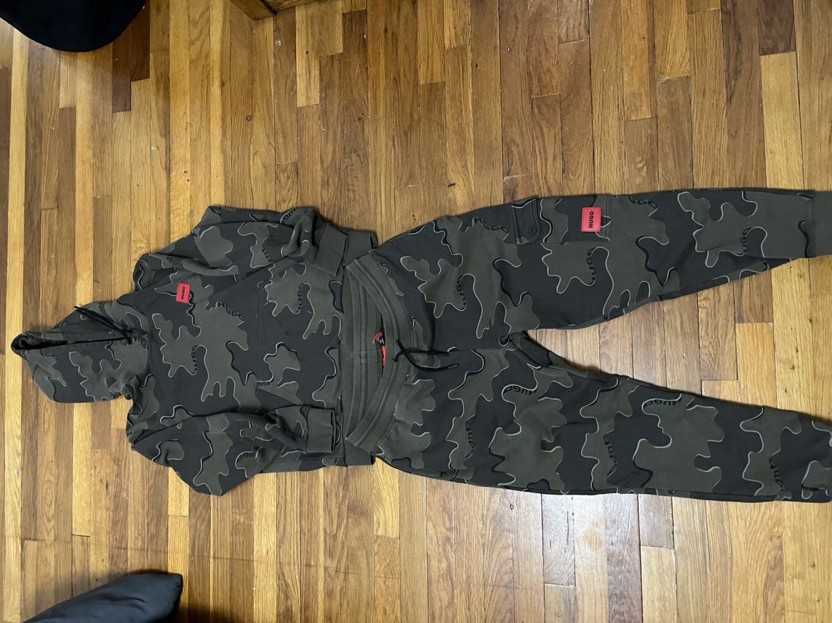 Hugo Boss Hugo Black/Grey Camo Tracksuit Set Hoodie + Joggers Size US S / EU 44-46 / 1 - 3 Thumbnail
