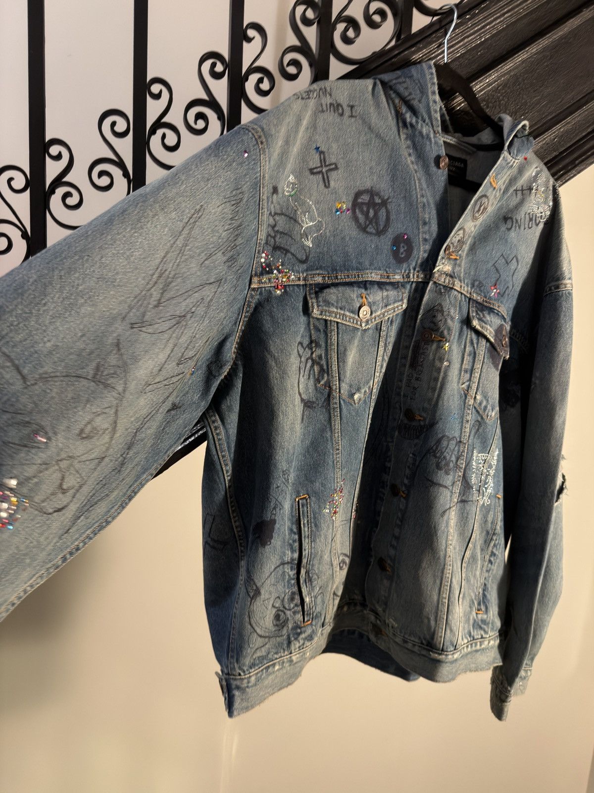 Balenciaga Balenciaga Rhinestone distressed scribble Size US L / EU 52-54 / 3 - 5 Thumbnail