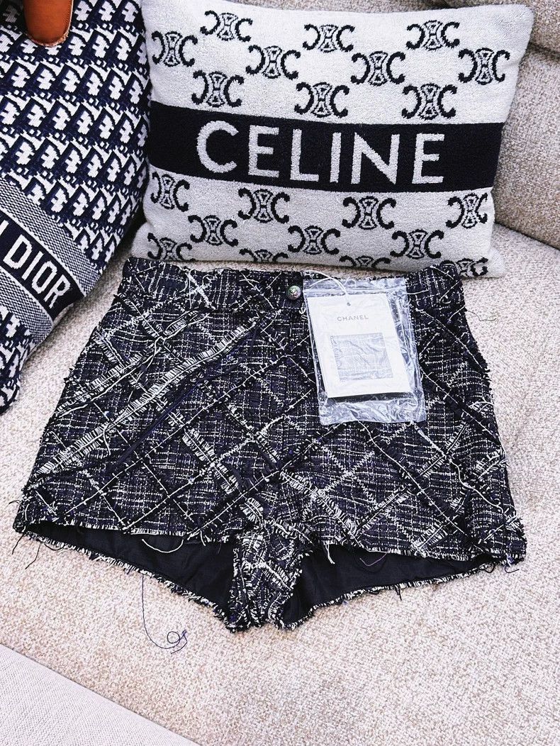 Chanel Chanel Tweed plaid knitted shorts Size 42" / US 20 - 1 Thumbnail