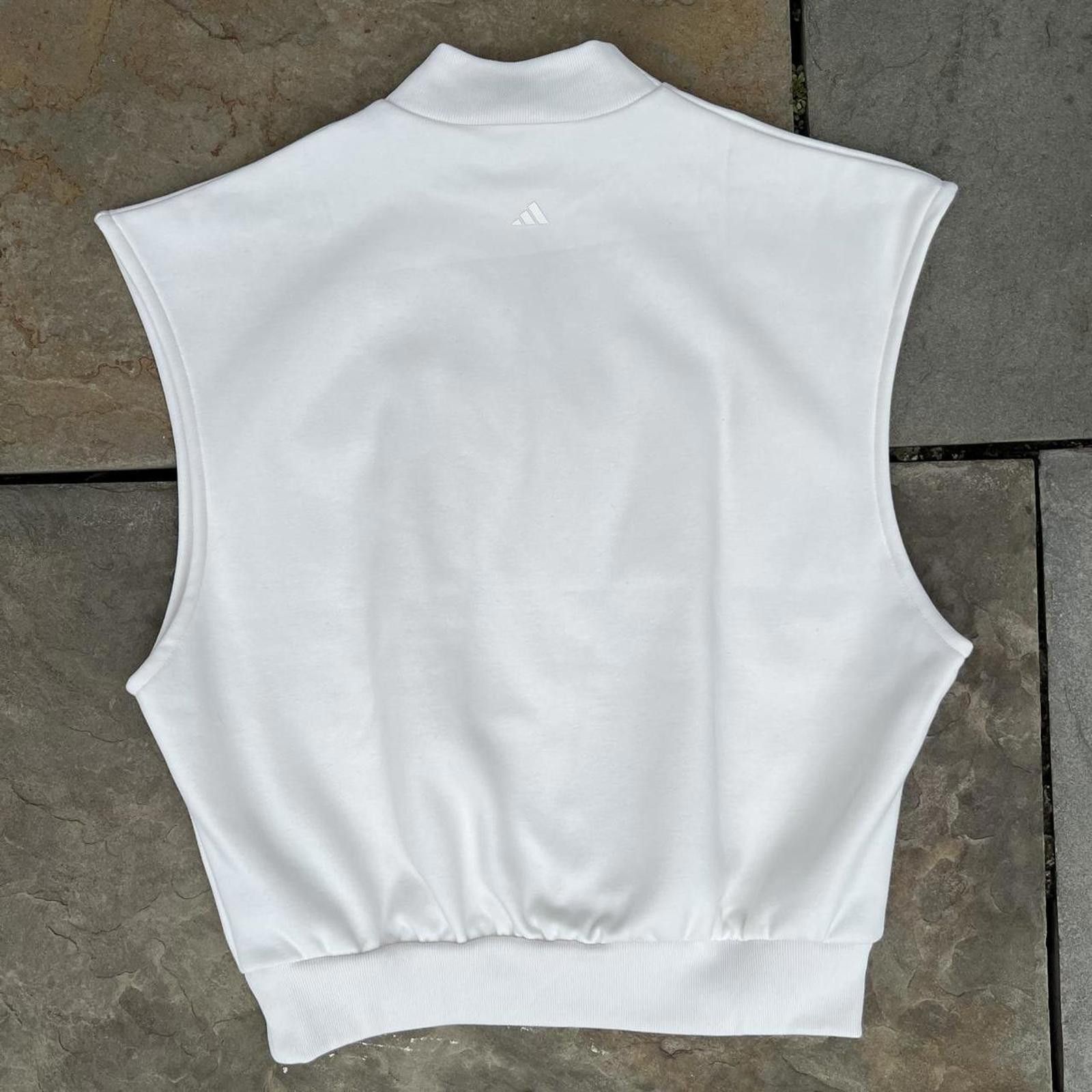 Adidas NWT Adidas Cream Mock Neck Sleeveless Raised Logo Sweatshirt Size XXS / US 00 / IT 34 - 4 Thumbnail