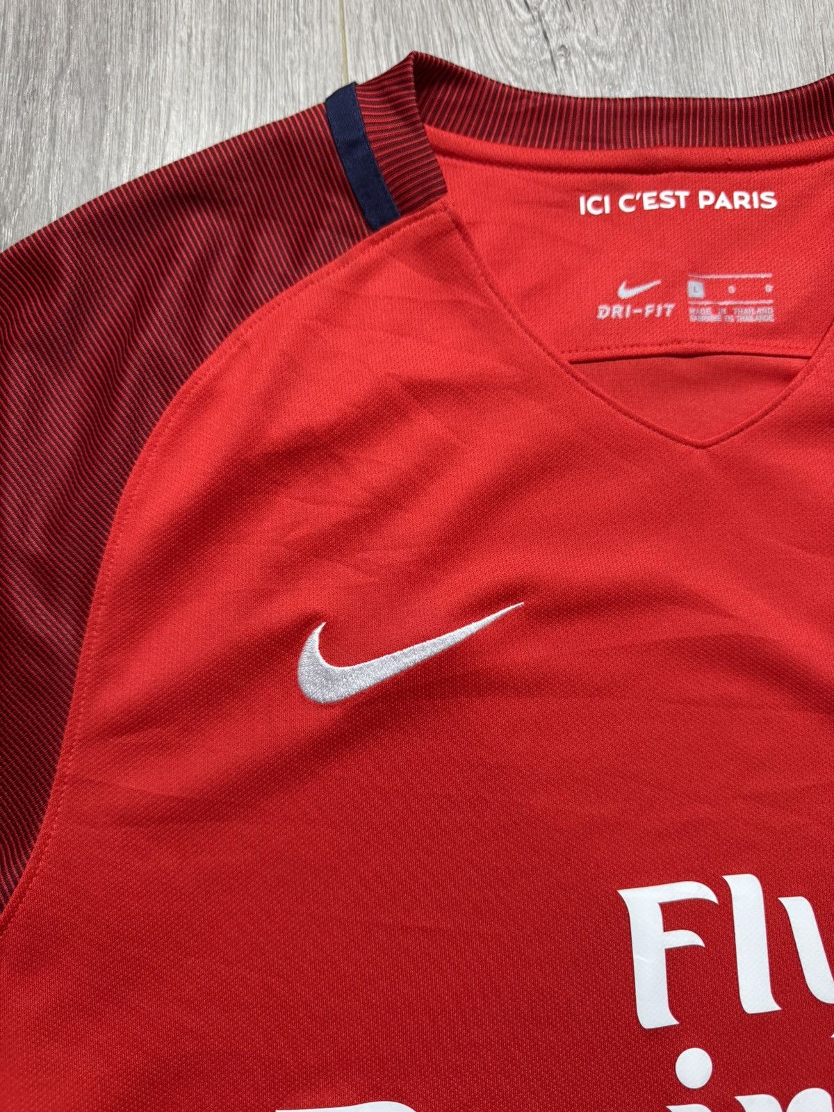 Nike Paris Saint-Germain PSG Jersey Away shirt 2016 - 2017 Size US L / EU 52-54 / 3 - 4 Thumbnail