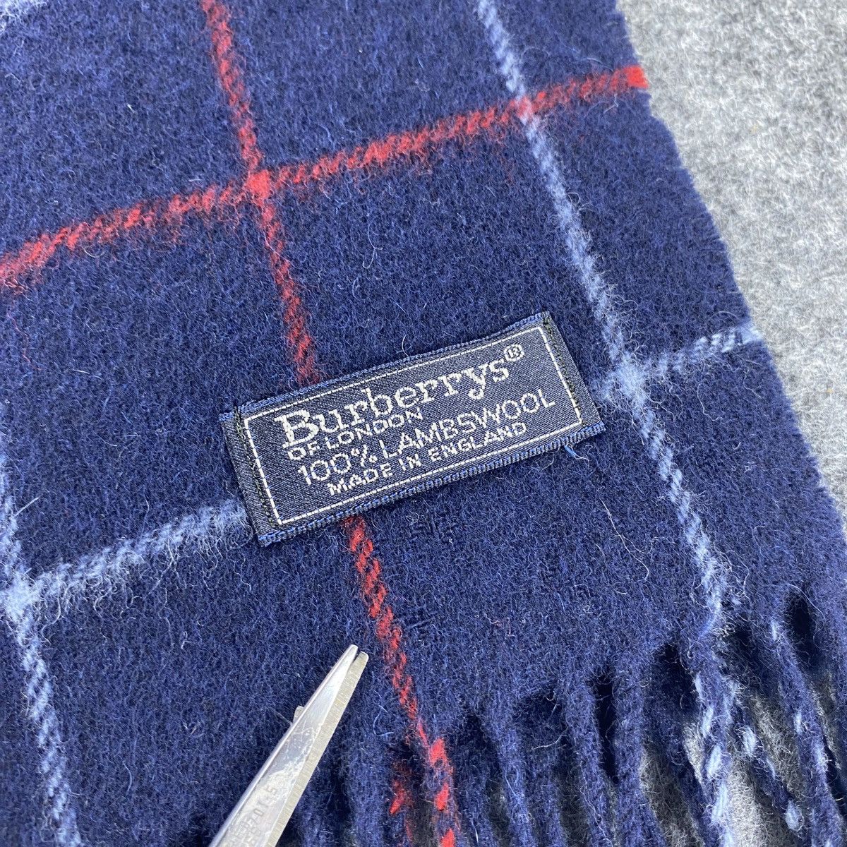 Burberry × Vintage Burberrys Scarf # Muffler # Neckwear # D574 Size ONE SIZE - 16 Thumbnail