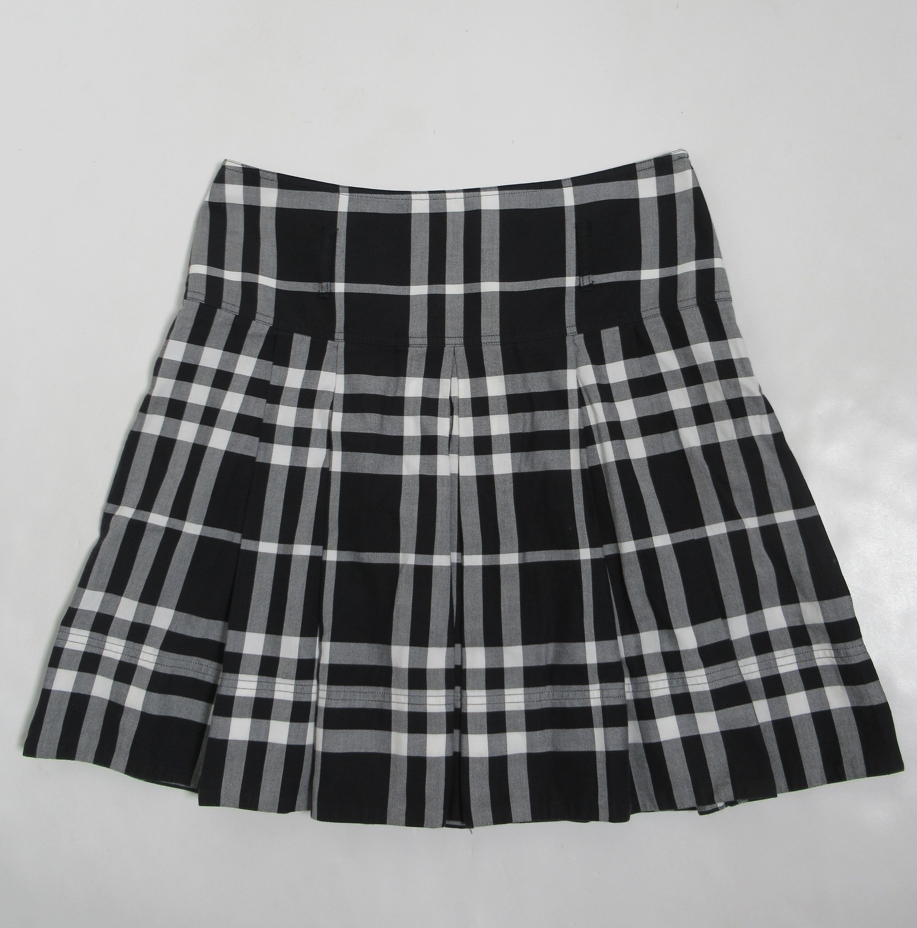 Burberry Burberry London Women's Pleated Plaid Skirt Black Size 30" / US 8 / IT 44 - 1 Thumbnail