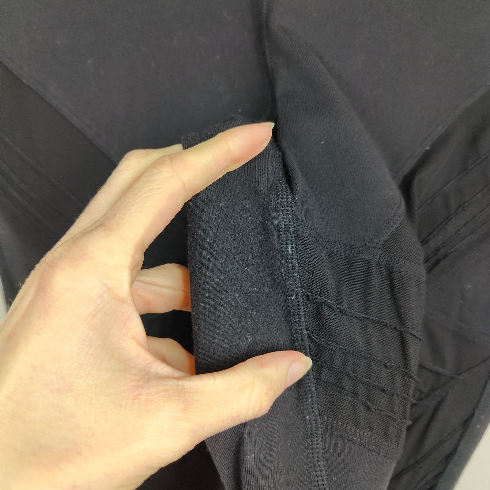 Alo Yoga Alo Yoga Radiance Leggings Womens Small Black Eyelet Size 28" / US 6 / IT 42 - 6 Thumbnail
