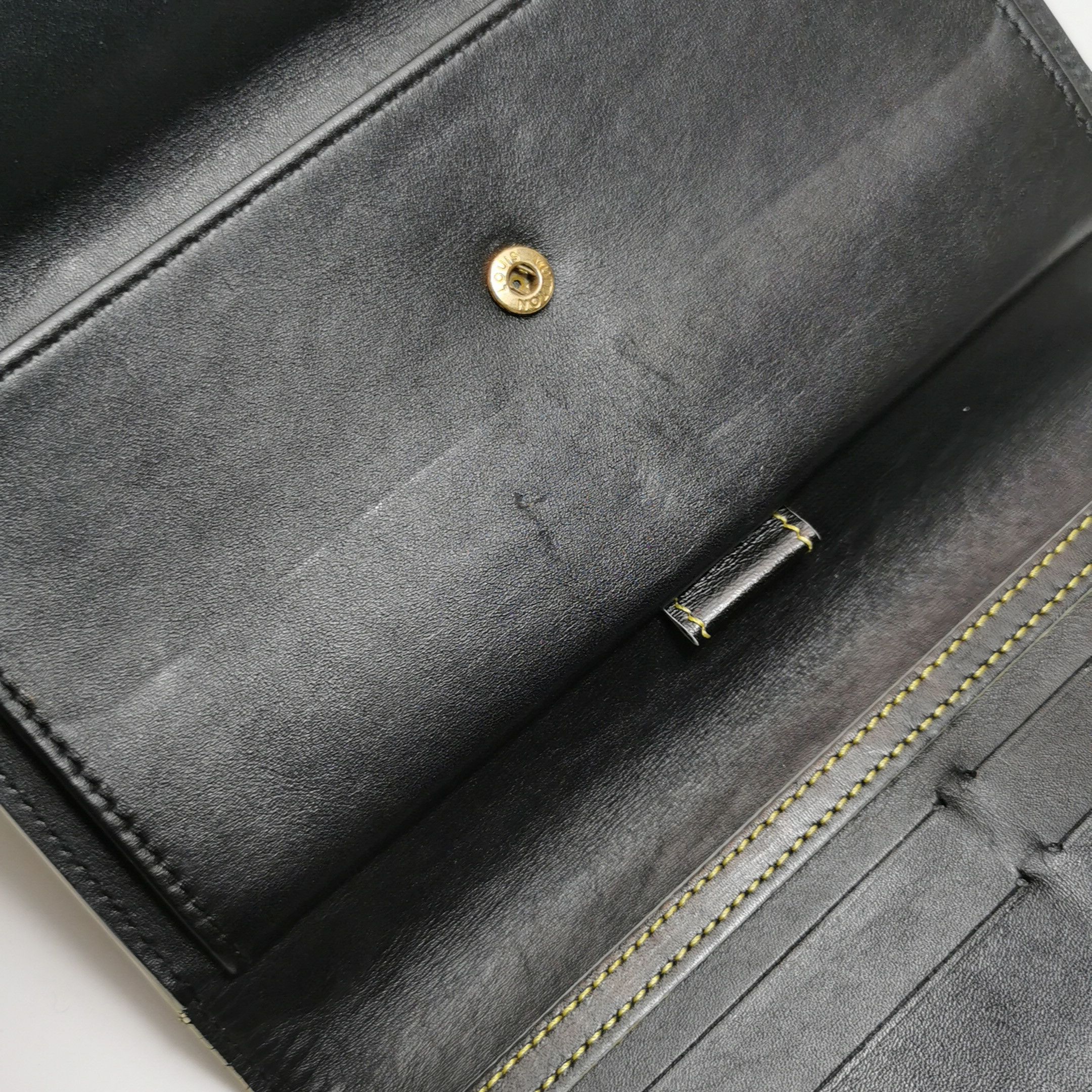 Louis Vuitton Louis Vuitton (LV) Suhari leather colorblock snap wallet -y Size ONE SIZE - 2 Thumbnail
