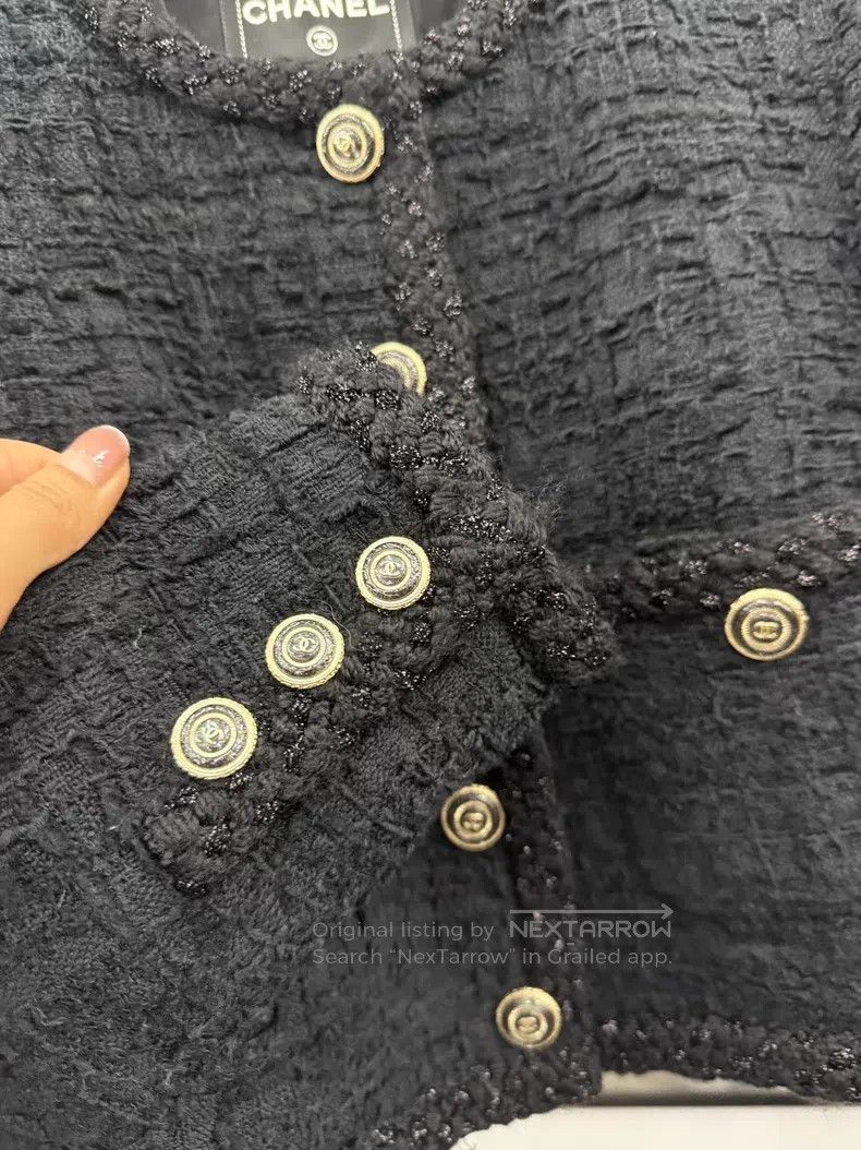 Chanel Chanel Two-pocket small black coat Size XS / US 0-2 / IT 36-38 - 2 Thumbnail