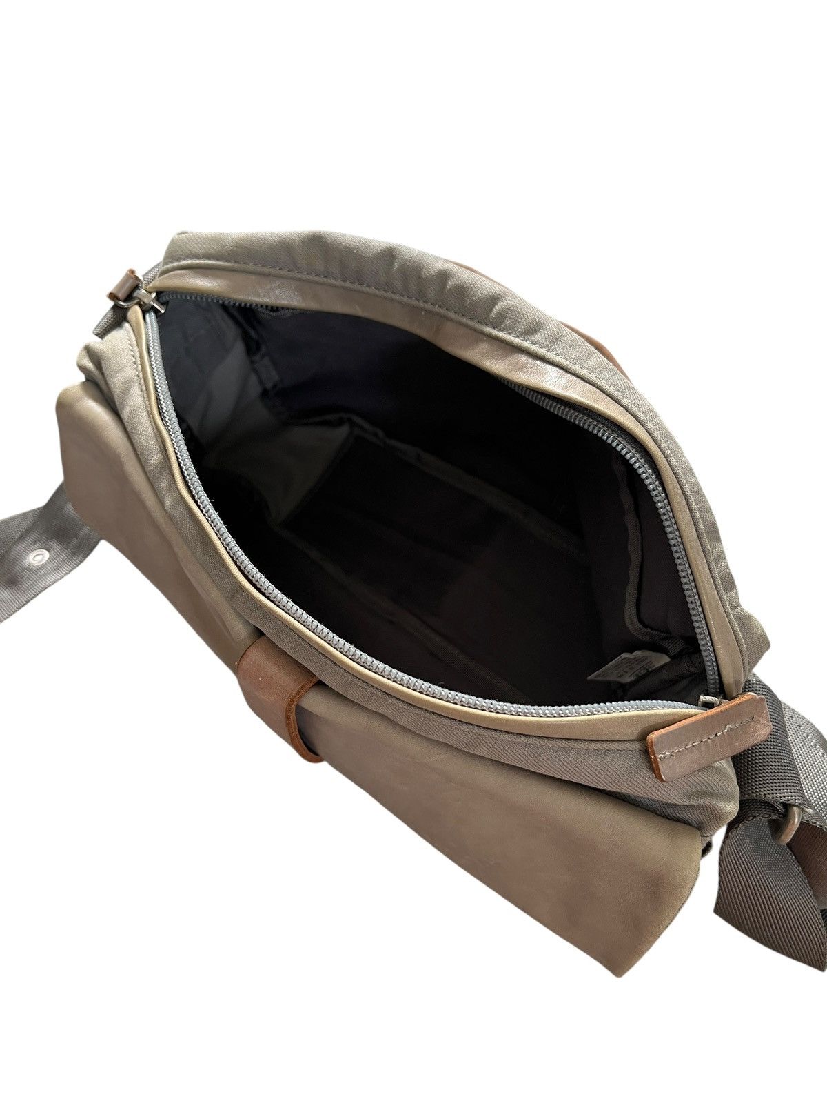 Yohji Yamamoto Yohji Yamamoto Y’SACCS Leather + Canvas Sling Bag Size ONE SIZE - 13 Thumbnail