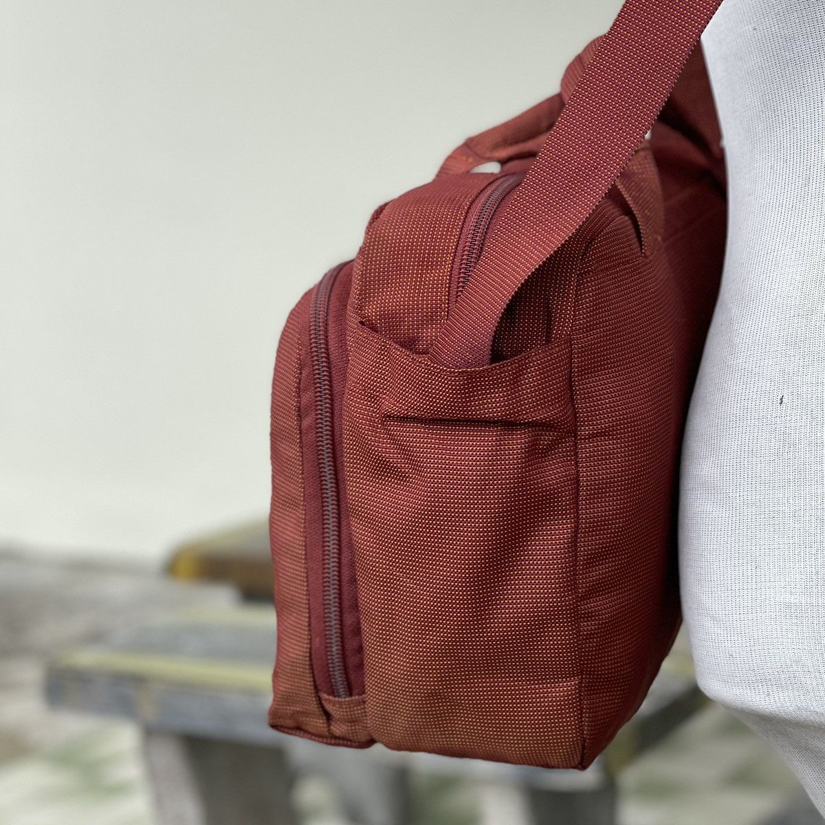 Japanese Brand × Mandarina Duck Y2K Mandarina Duck Multi-Pocket Shoulder Bag Size ONE SIZE - 2 Thumbnail