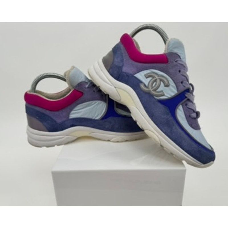 Chanel Chanel CC Logo Suede Runner Sneakers G34360 – Size 37 Size US 6 / IT 36 - 3 Thumbnail