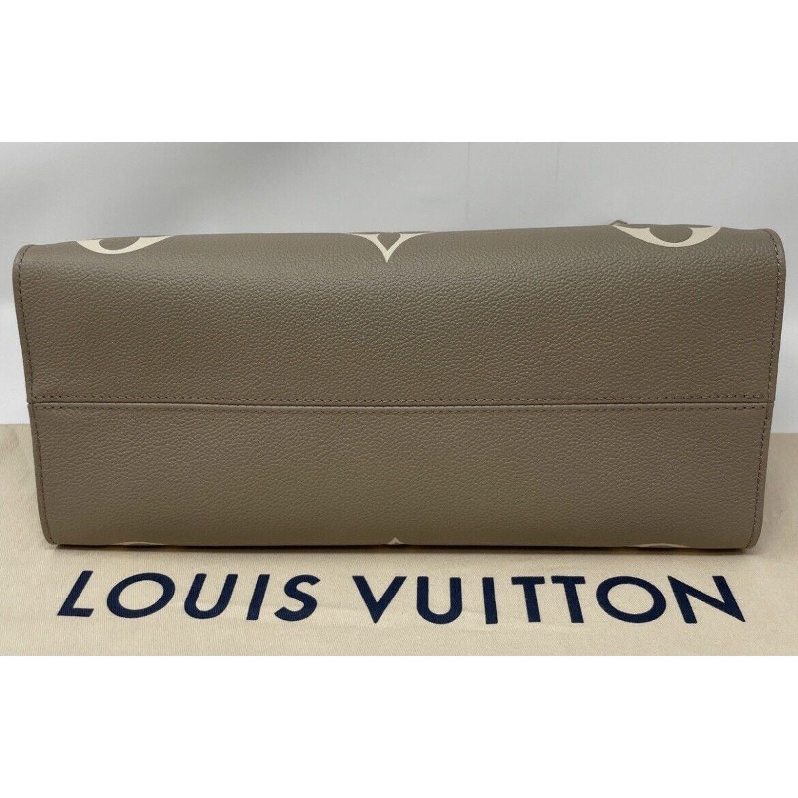 Louis Vuitton Louis Vuitton OnTheGo Tote MM Gray Turtle dove Empreinte Size ONE SIZE - 10 Thumbnail