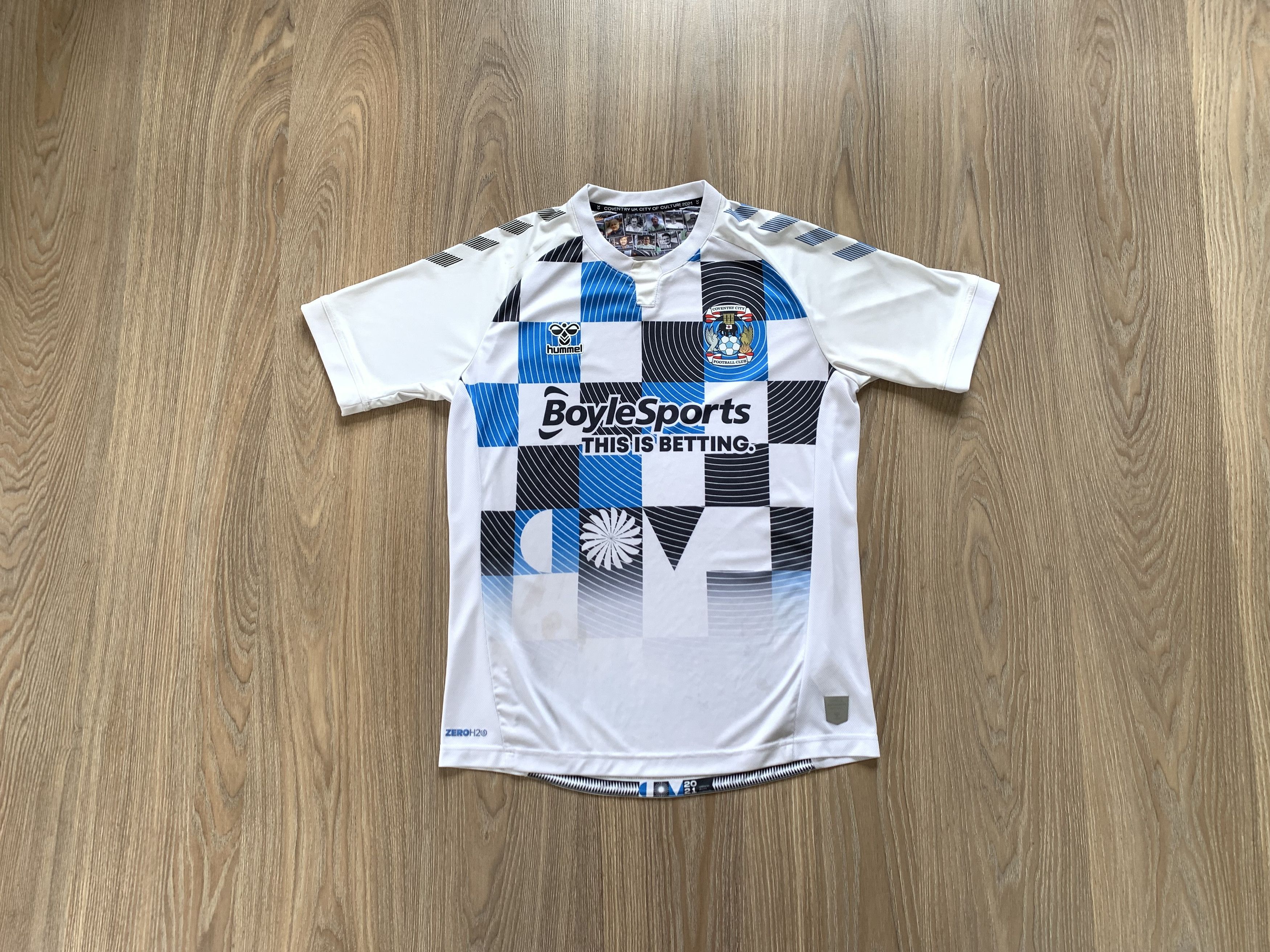 Hummel Hummel Coventry City Soccer Jersey 20-21 3rd Size US S / EU 44-46 / 1 - 1 Thumbnail
