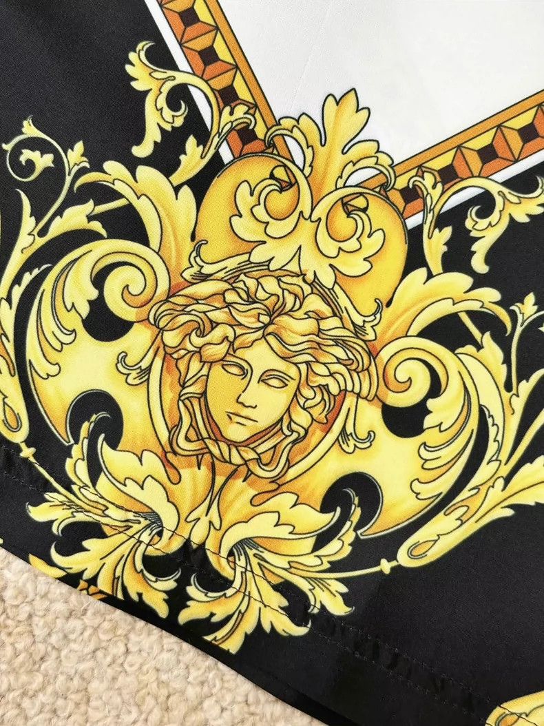Versace Versace Baroque print casual beach shorts Size US 30 / EU 46 - 5 Thumbnail