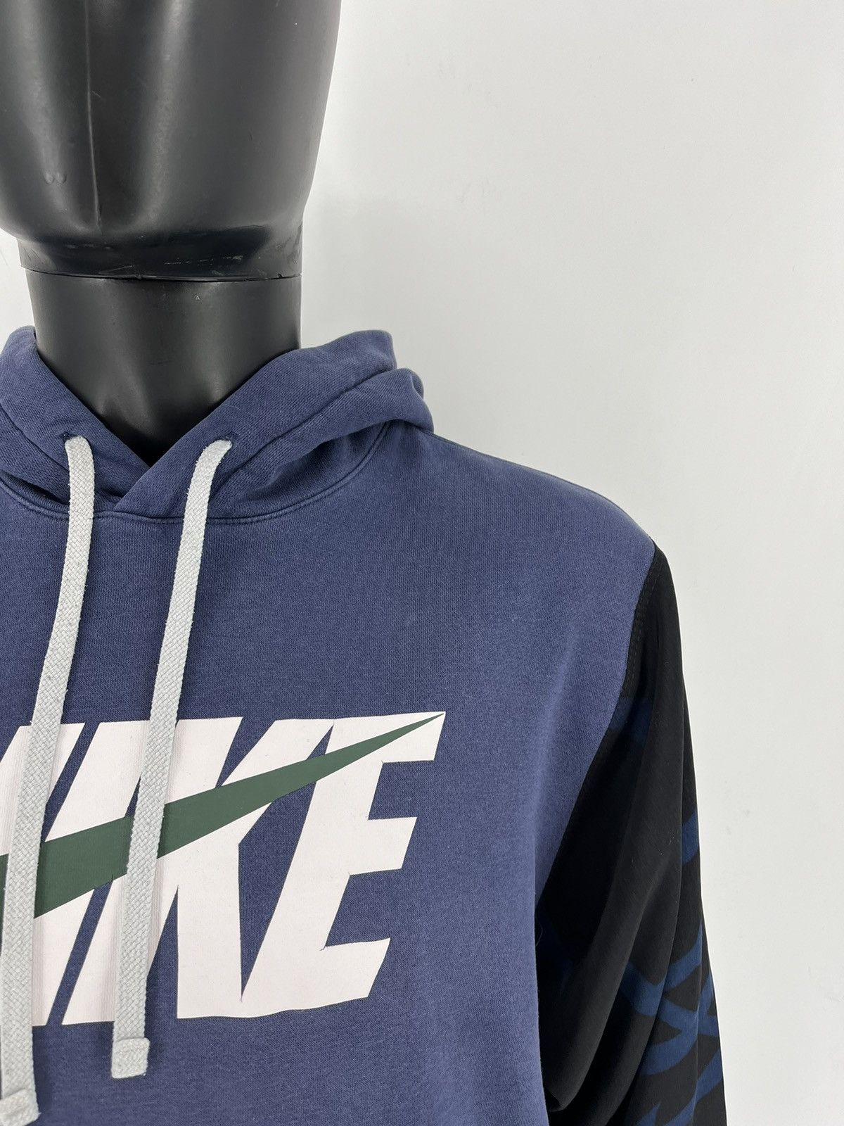 Nike Nike Hoodie with Large Center Logo and 90s Japanese Dragon Size US M / EU 48-50 / 2 - 6 Thumbnail