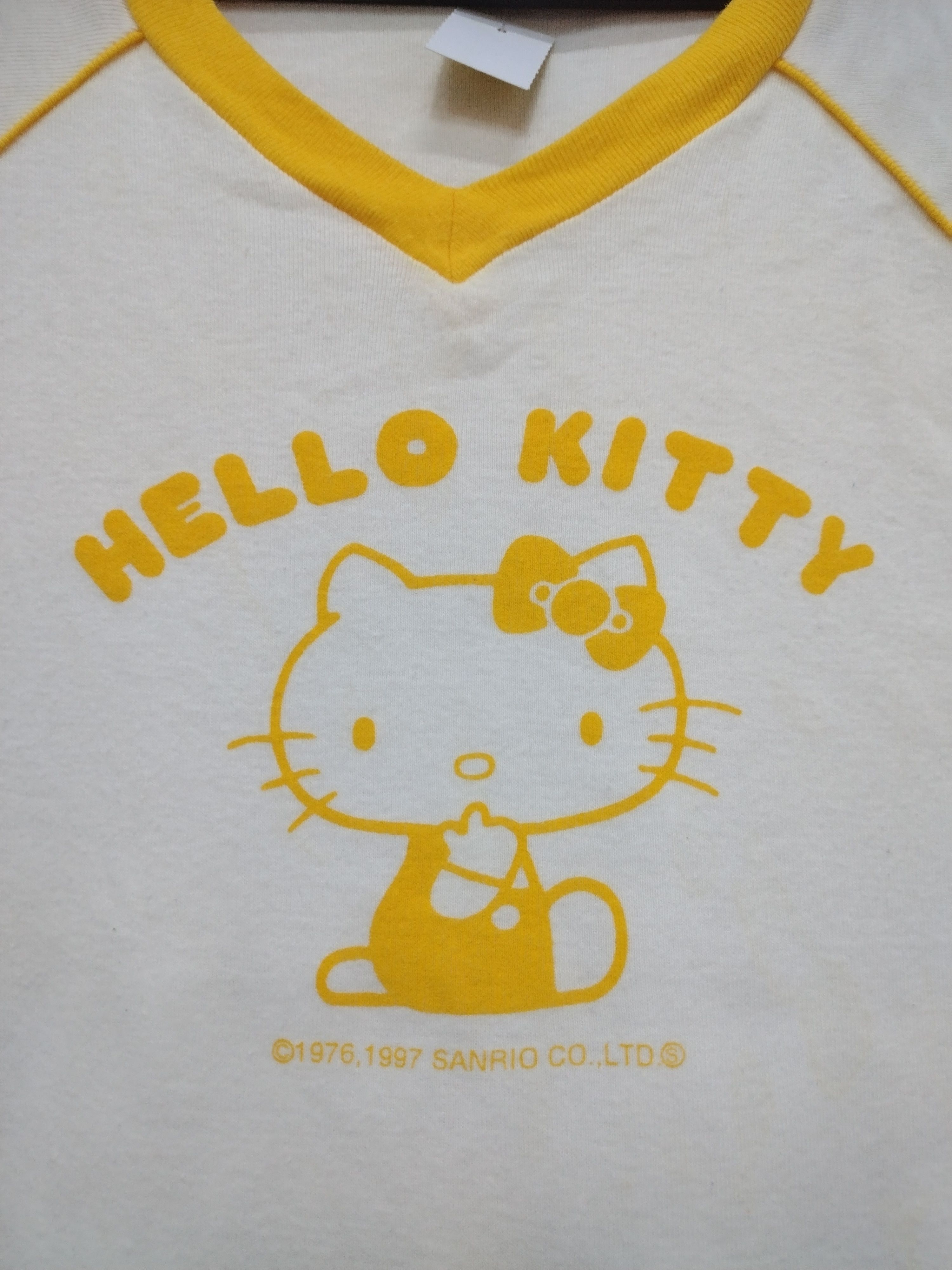 Cartoon Network × Vintage Hello Kitty Awesome Vtg Single stitch V Neck raglan T-shirt Size S / US 4 / IT 40 - 10 Thumbnail