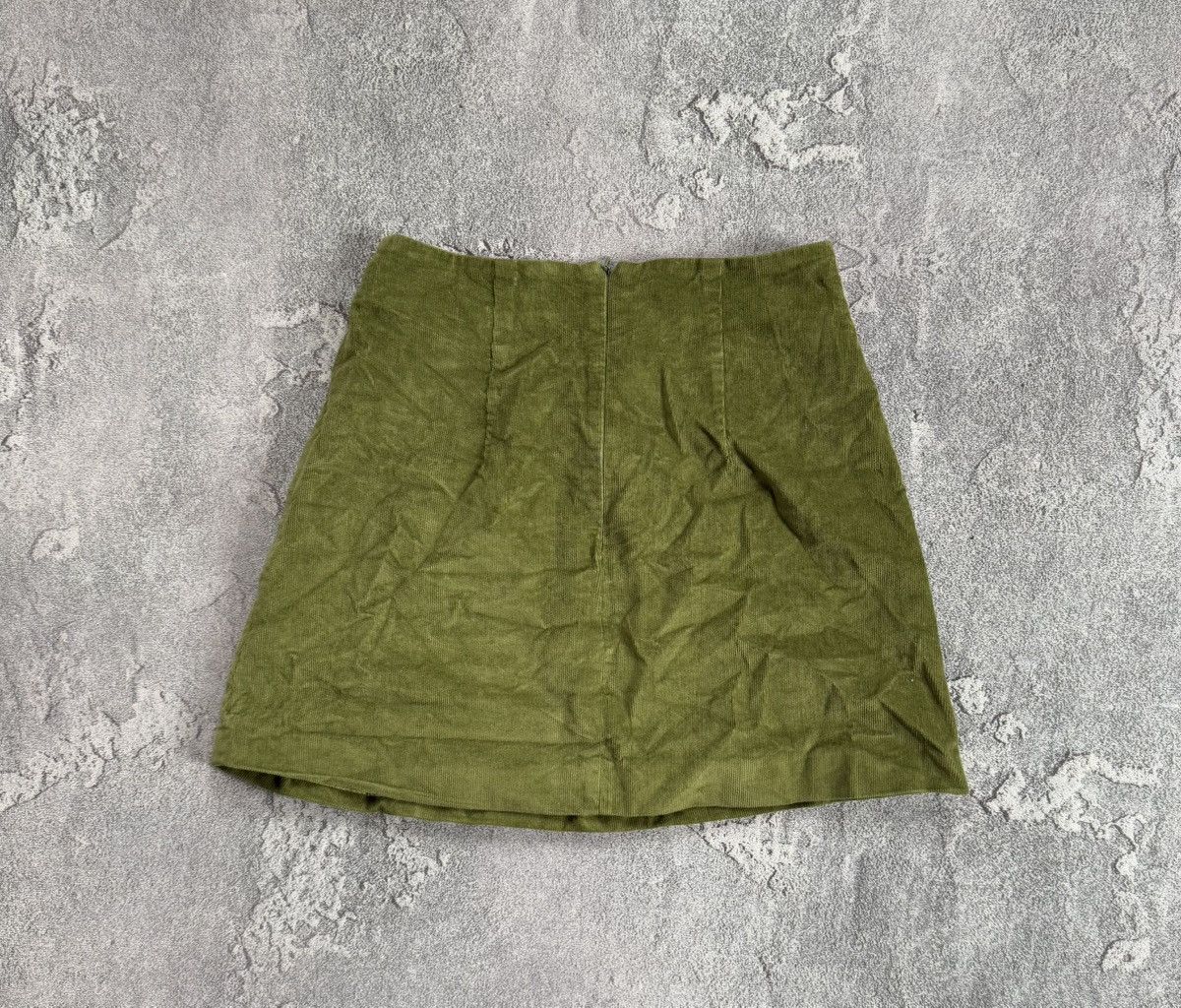 Dale Of Norway × Designer × Moods of Norway Ivko M green corduroy velvet mini skirt Size 26" / US 2 / IT 38 - 9 Thumbnail