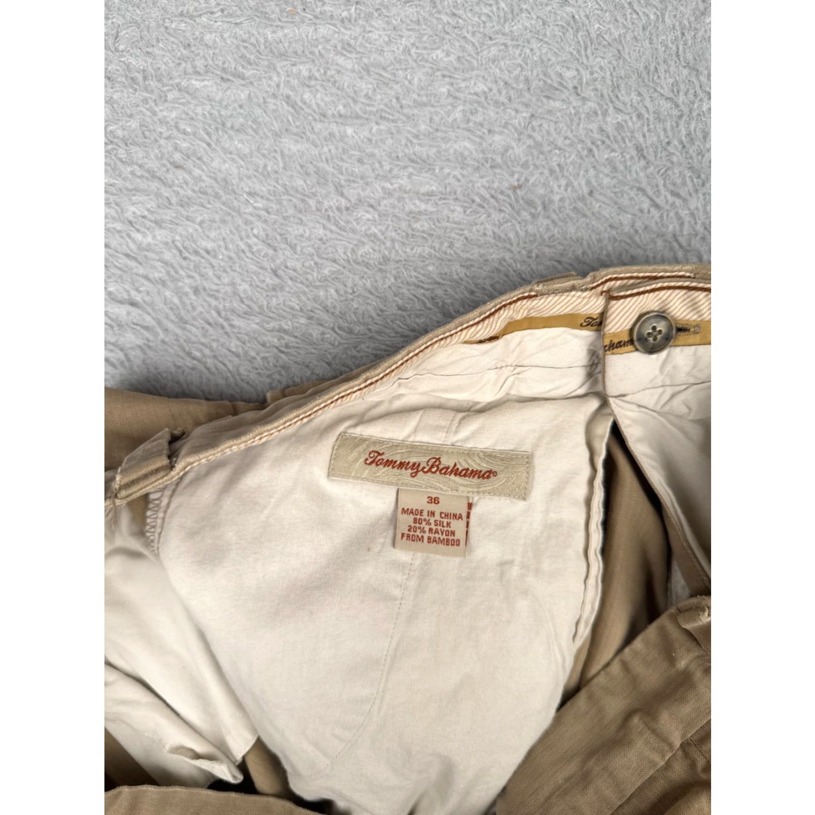 Tommy Bahama Tommy Bahama Shorts Adult 36 Beige Silk Pleated Beach Travel Vacation Golf 38x9 Mens Size US 36 / EU 52 - 7 Thumbnail