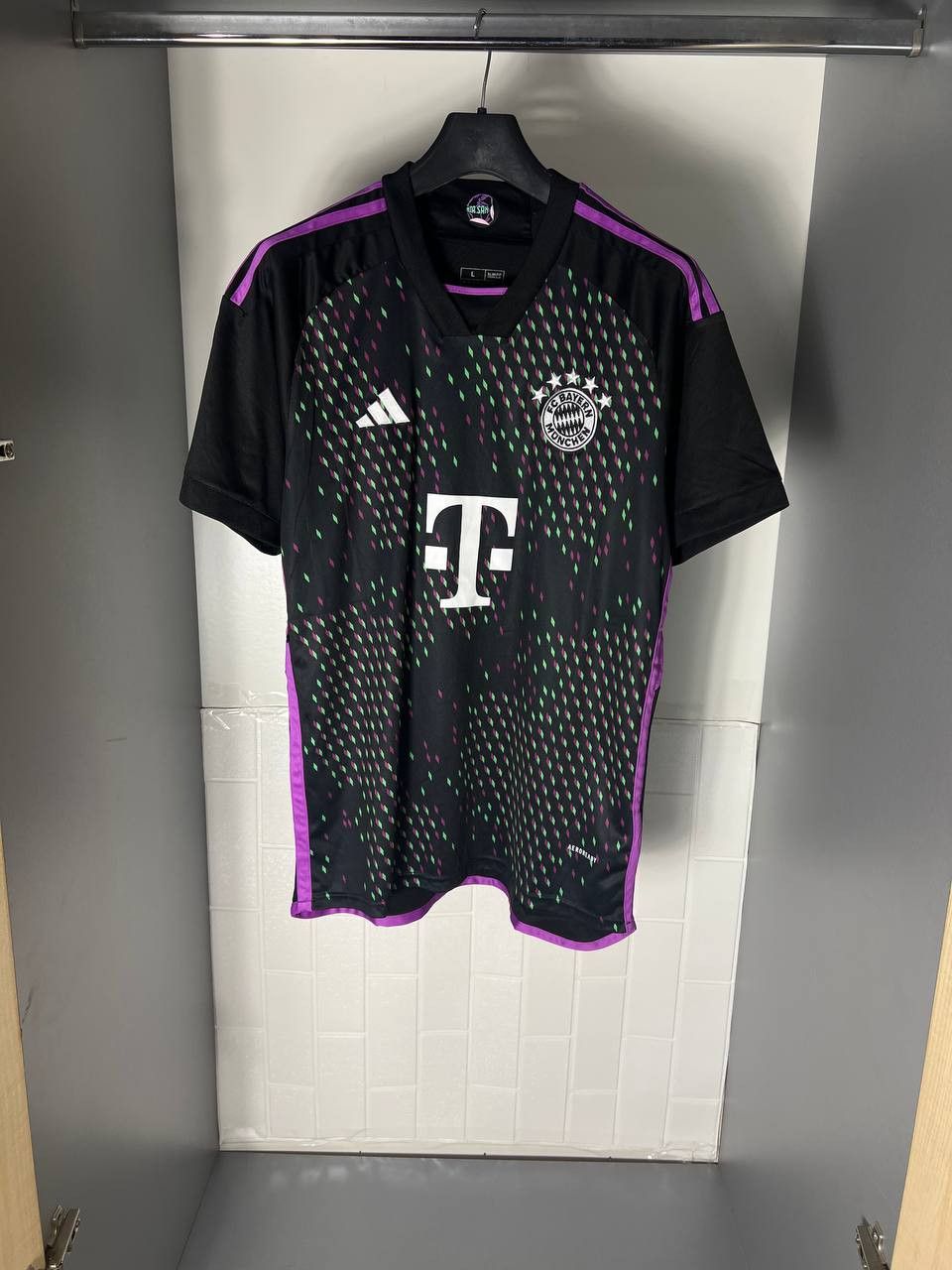 Vintage VERY RARE ADIDAS FC BAYERN MUNCHEN GERMANY SOCCER JERSEY Y2K Size US L / EU 52-54 / 3 - 1 Thumbnail